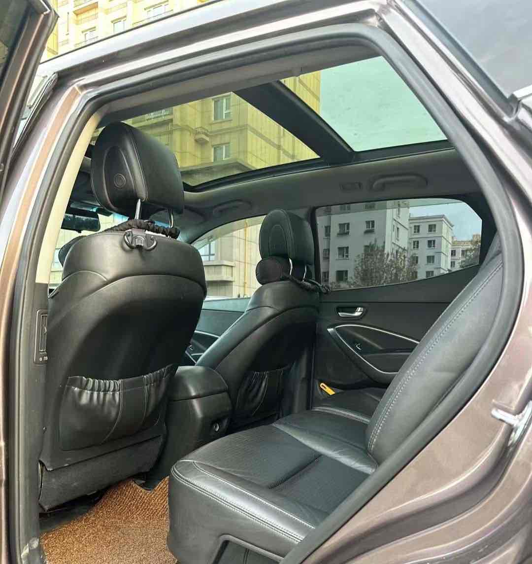 Hyundai Santa Fe (Imported) 2013 car image #6