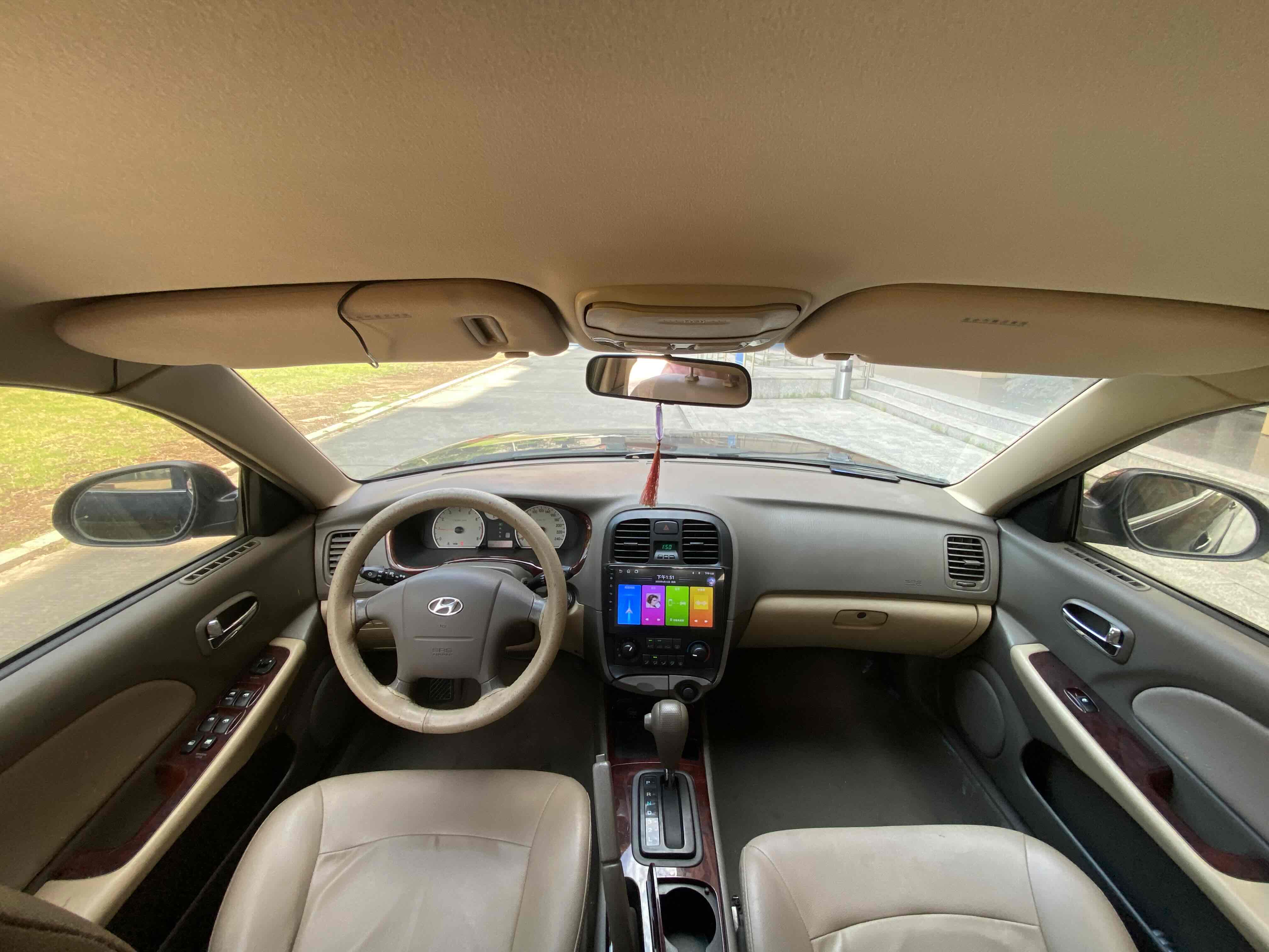 Hyundai moInca 2012 صورة سيارة #6