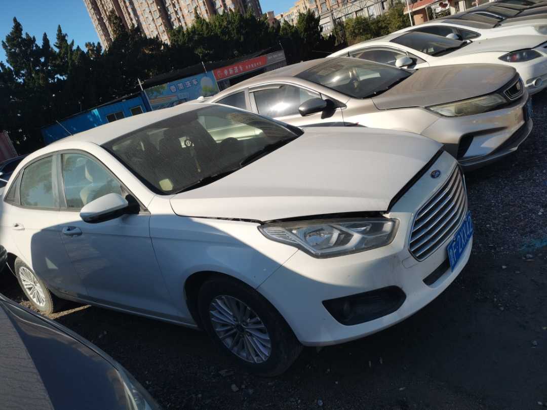 Ford Escort 2015 #6 Ford Escort 2015 car image #6