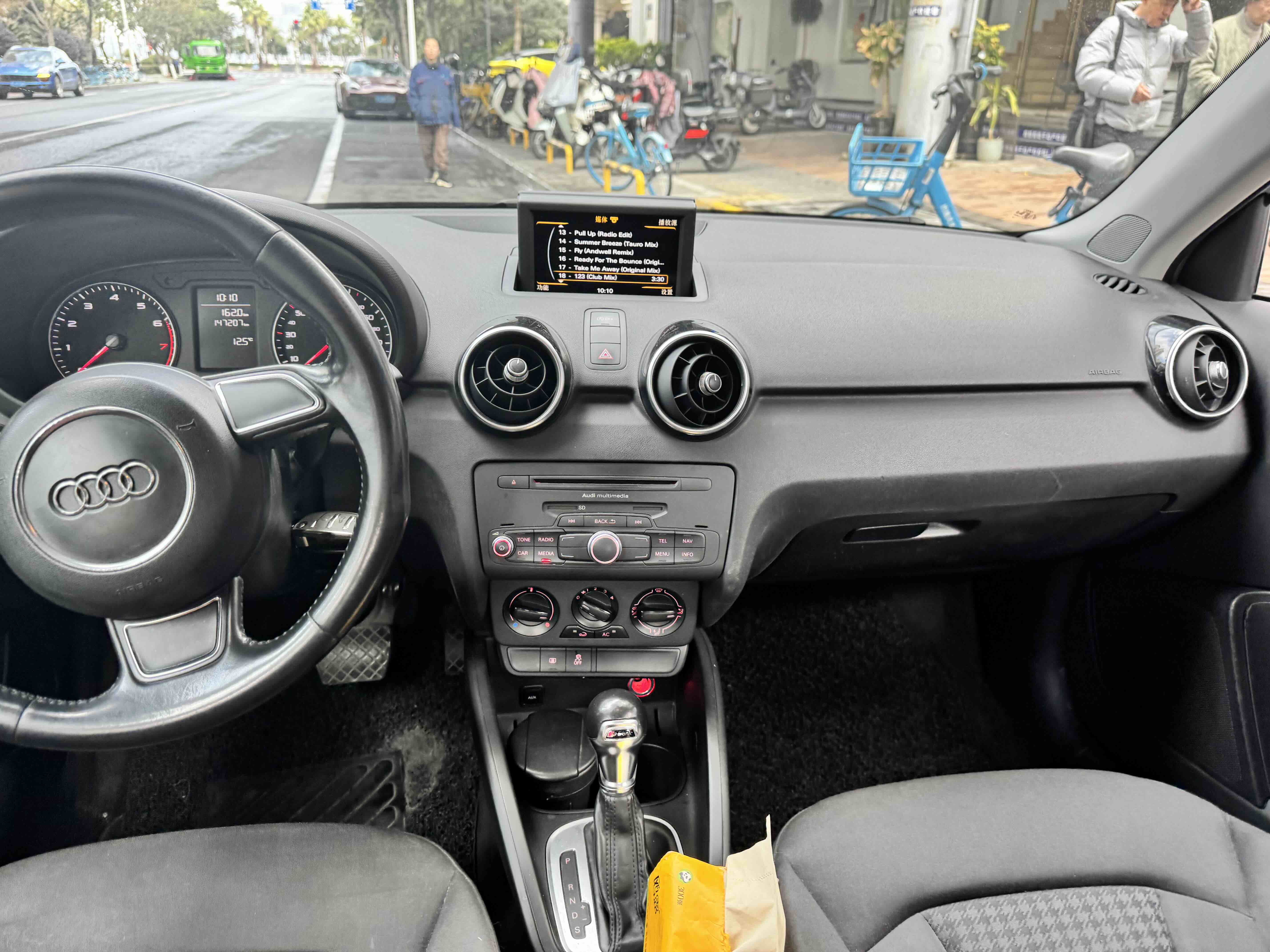 Audi A1 2015 car image #6