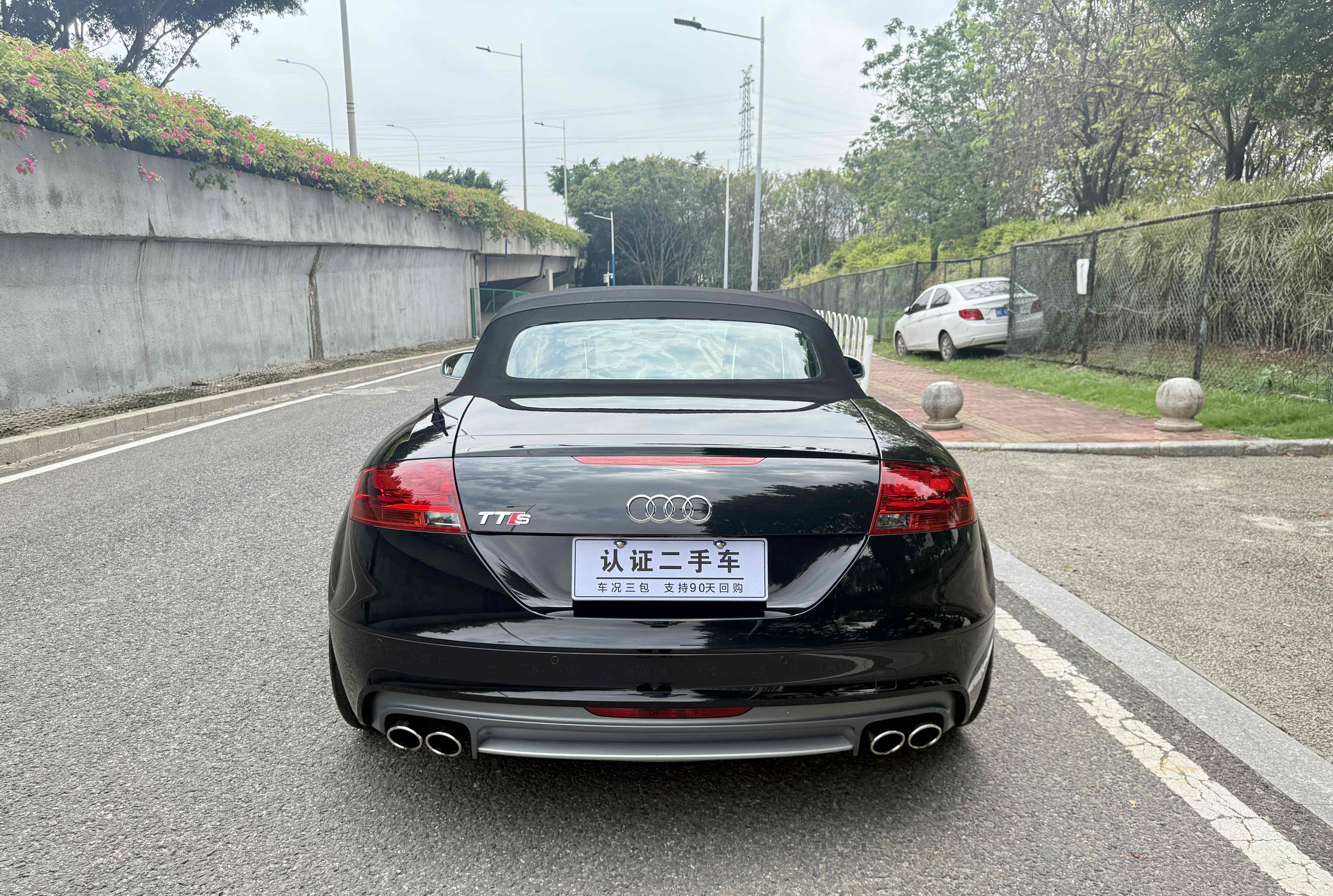 Audi TTS 2011 car image #6