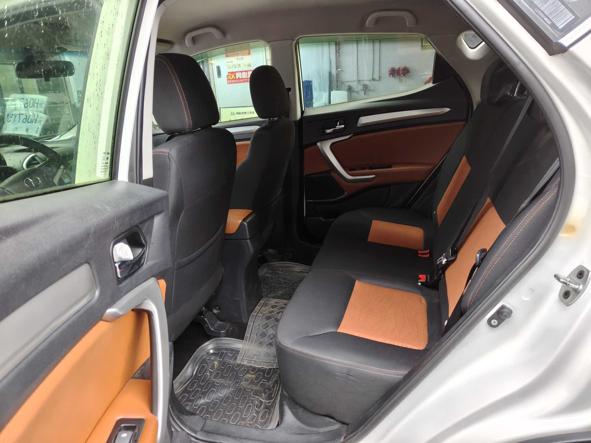 JAC 2015 car image #6