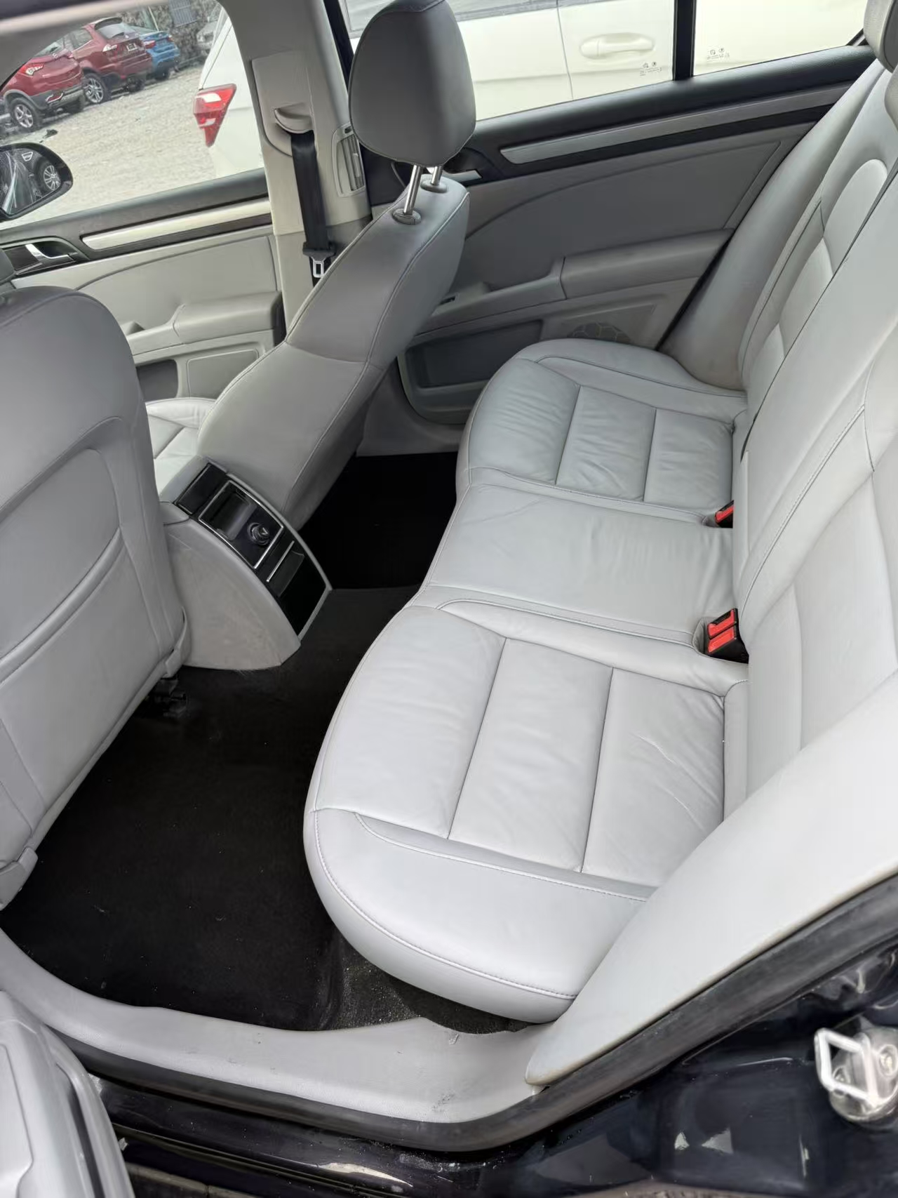 Skoda Superb 2011 imagem de carro #6