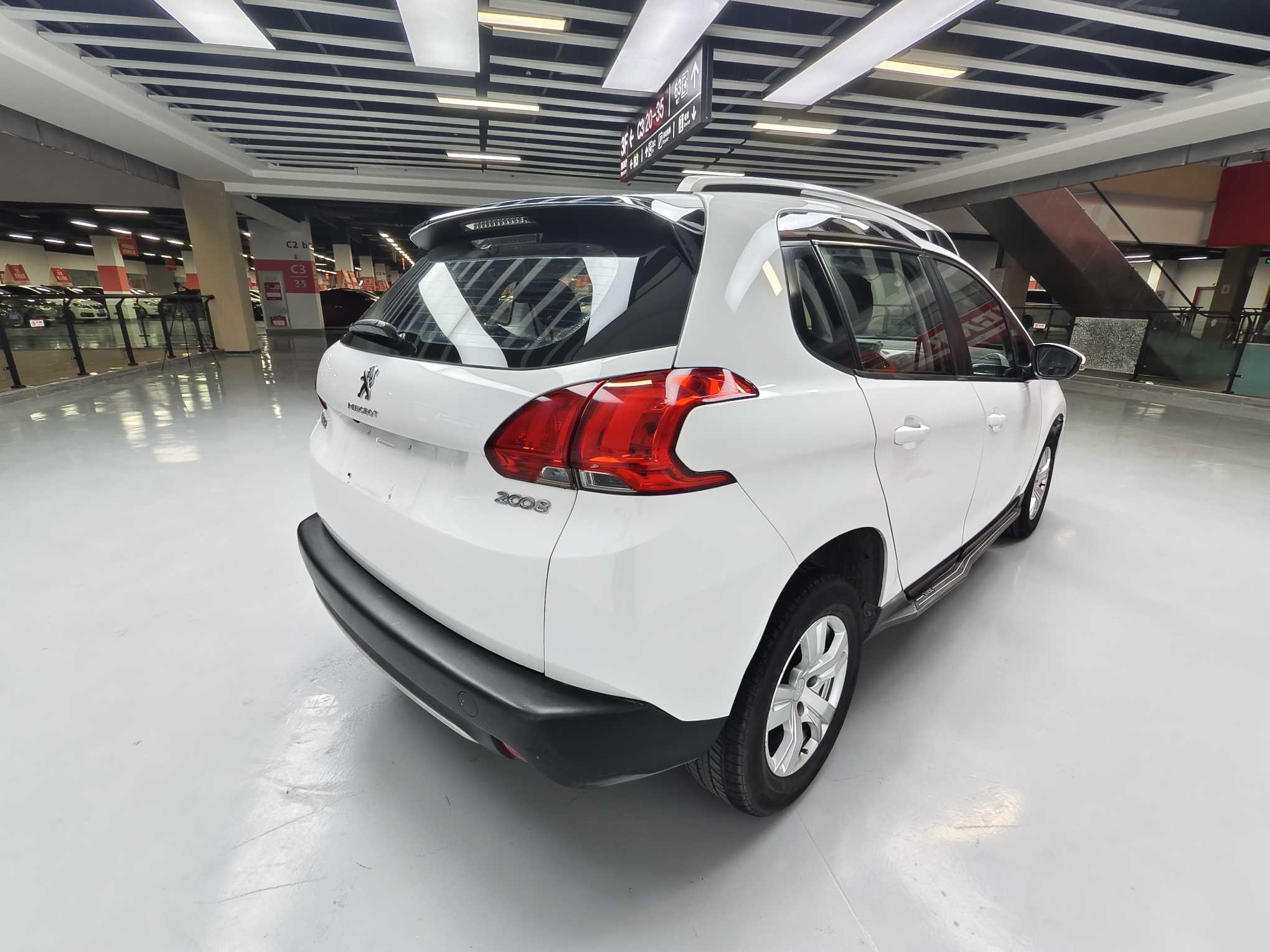 Peugeot 2008 2015 car image #6