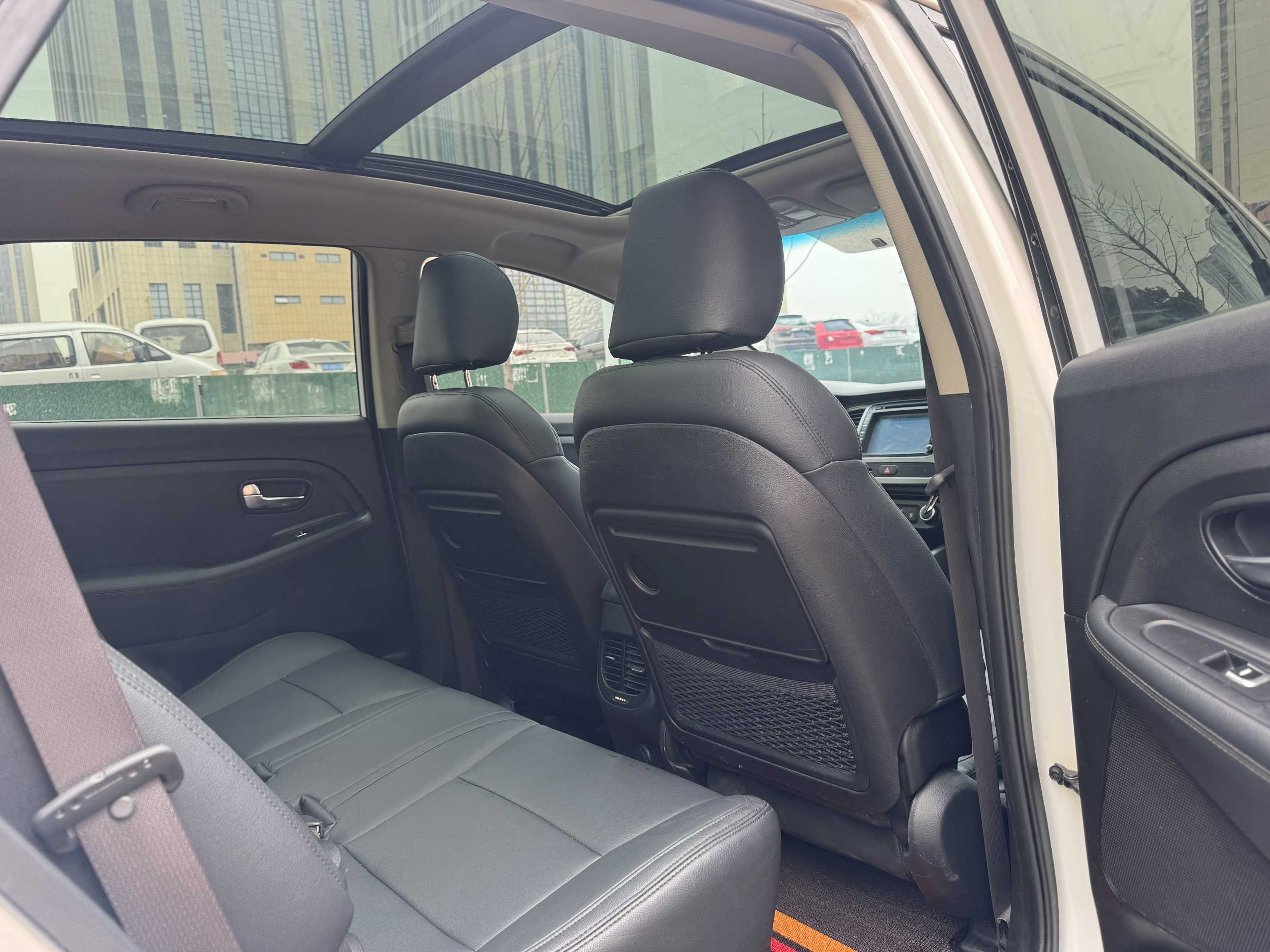 起亚 佳乐 2015 汽车图片 #6