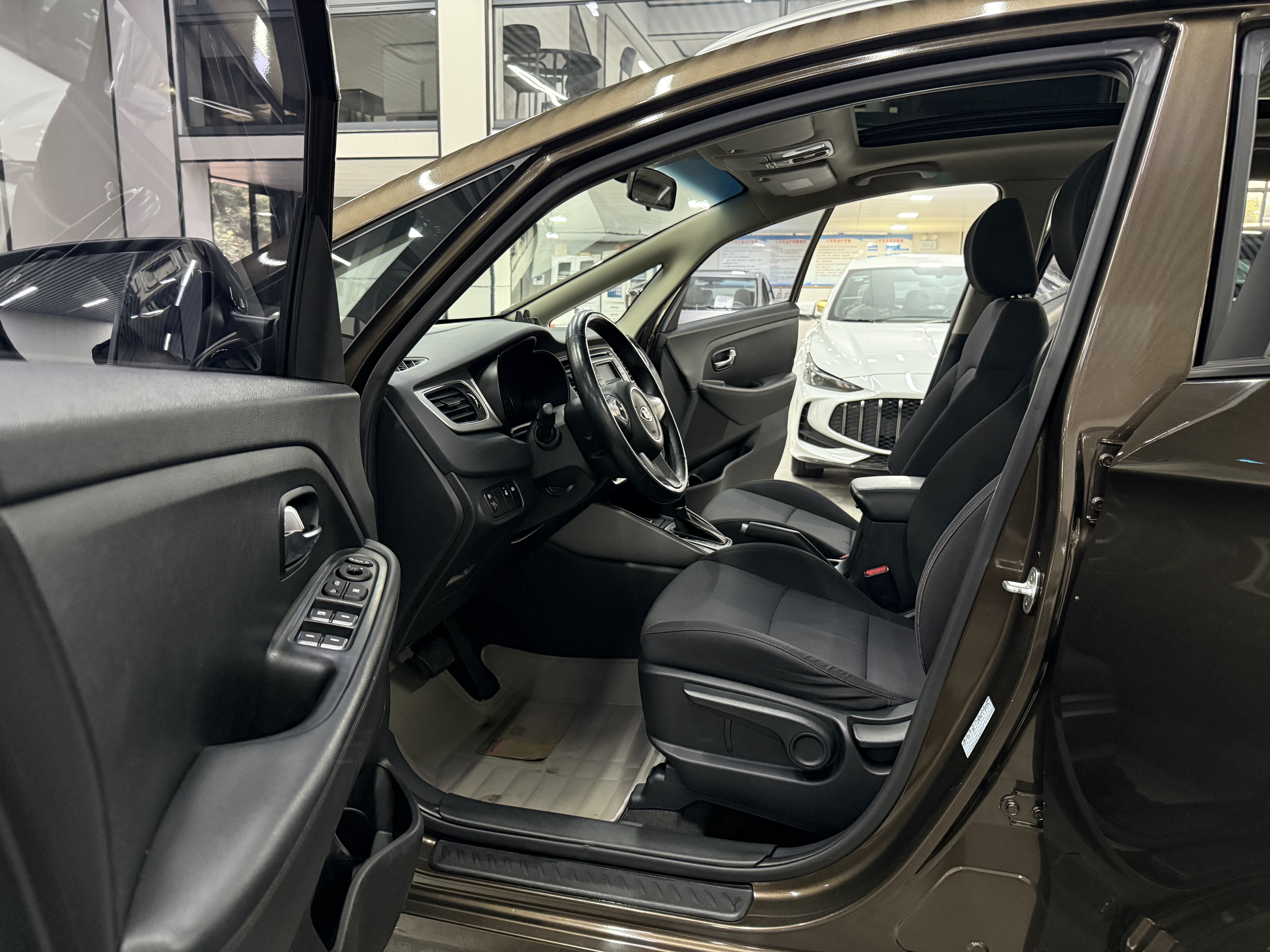 Kia Carens 2014 immagine di auto #6