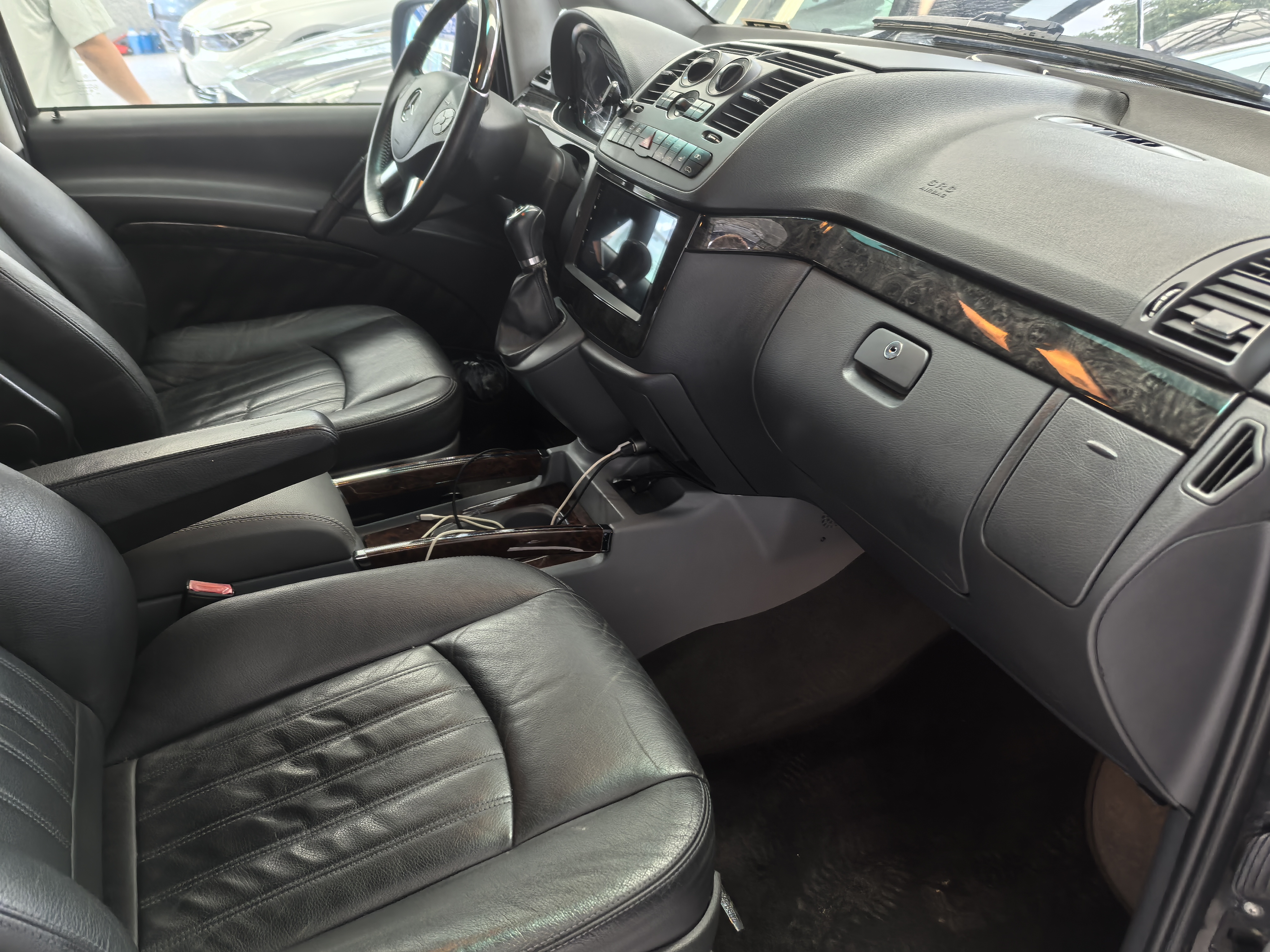 Mercedes-Benz Viano (Imported) 2012 car image #6