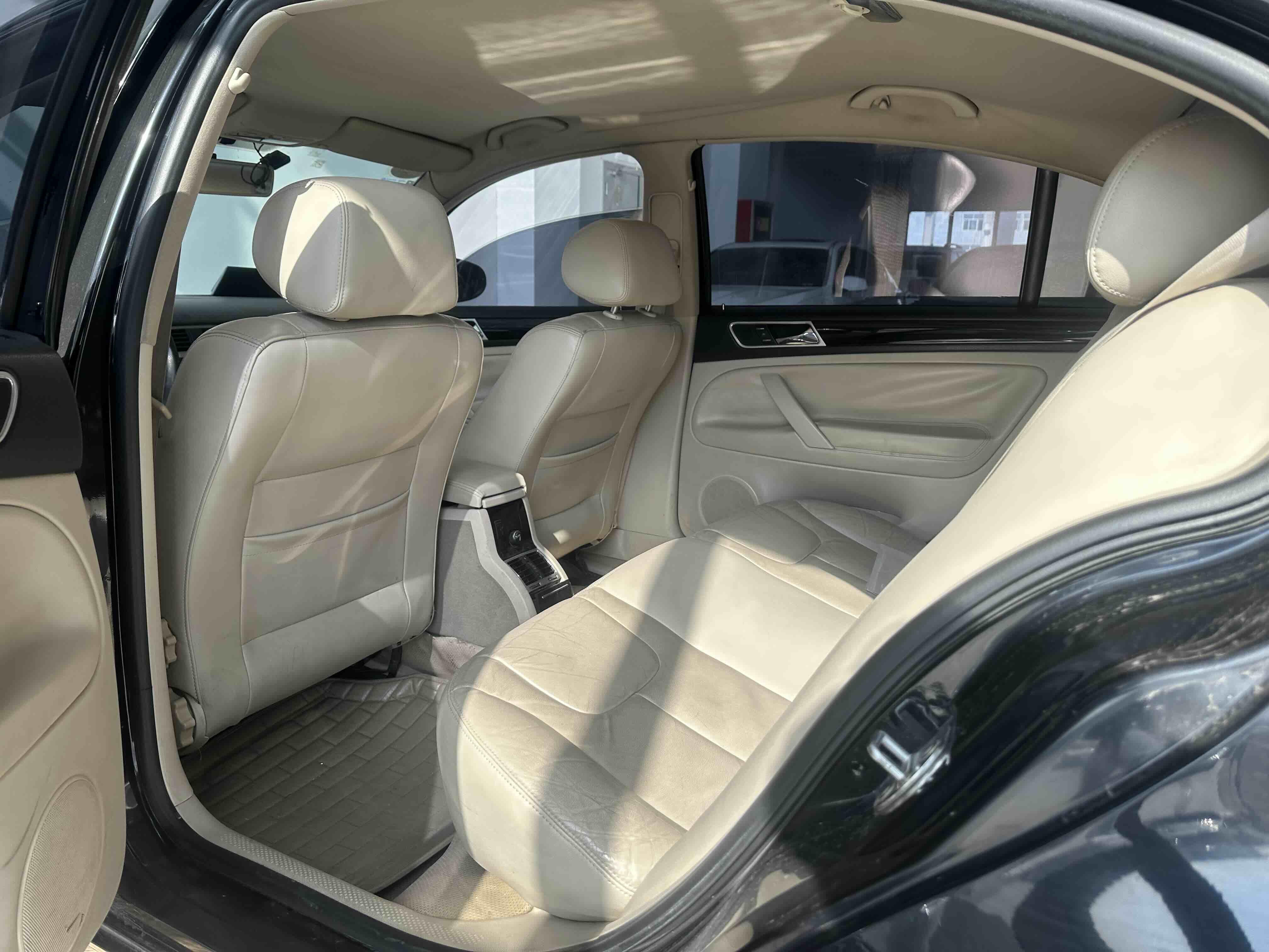 Volkswagen Passat Lingyu 2011 car image #6