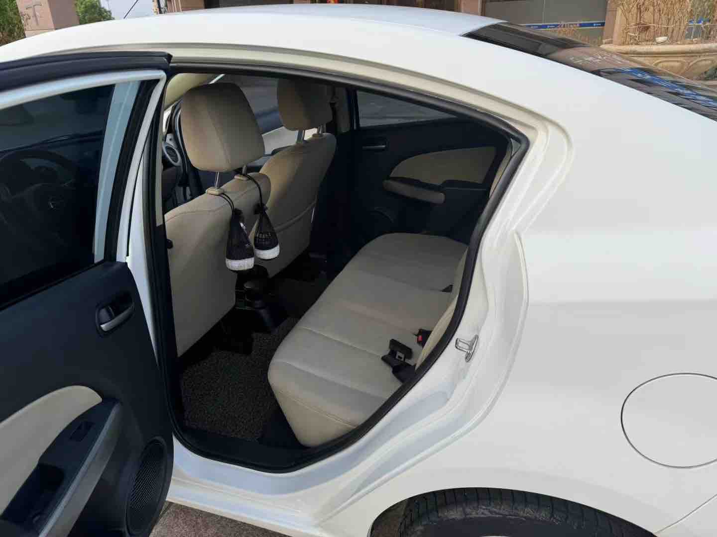 Mazda 2 Sedan 2010 image de voiture #6