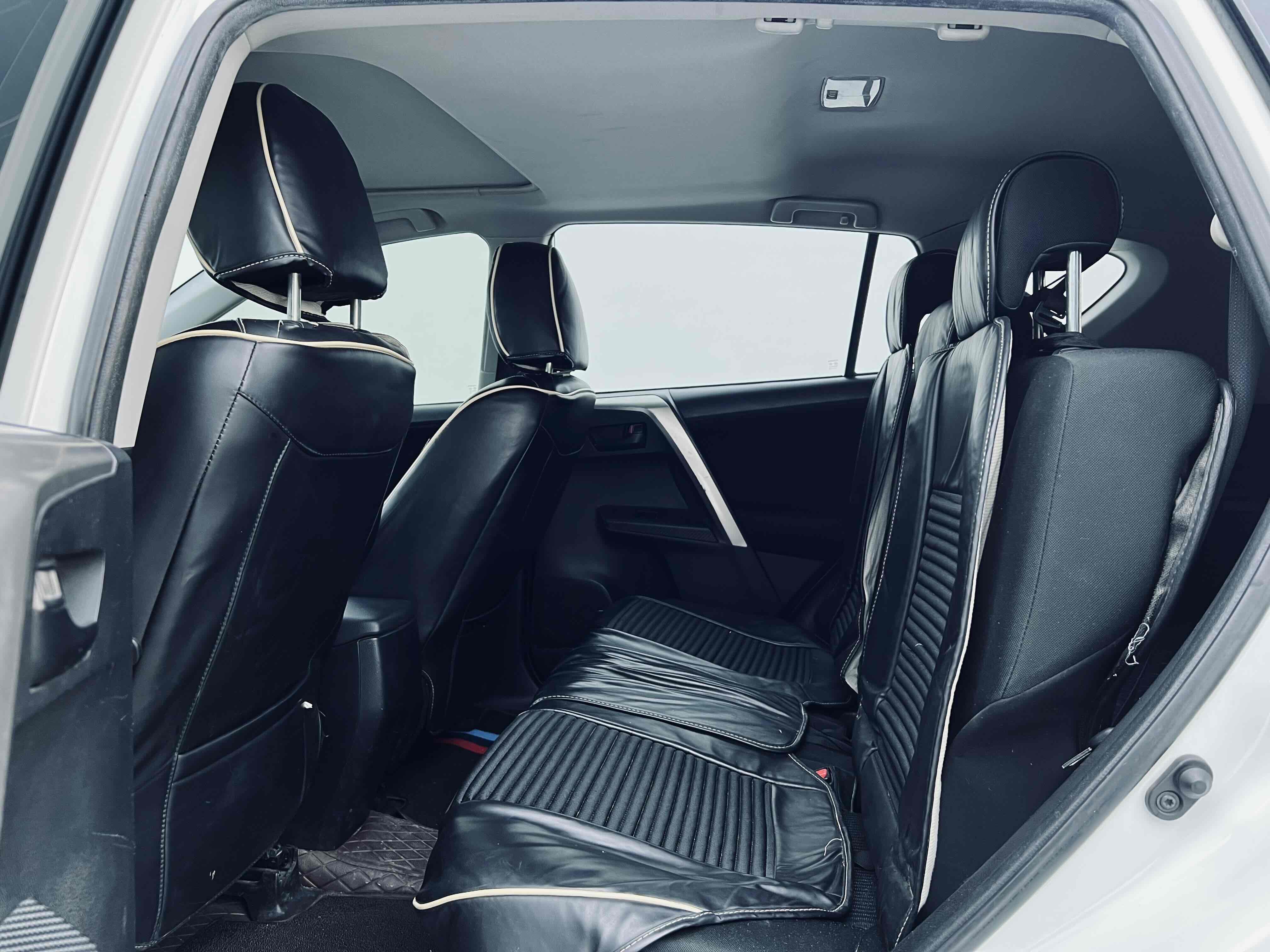 Toyota RAV4 2016 car image #6