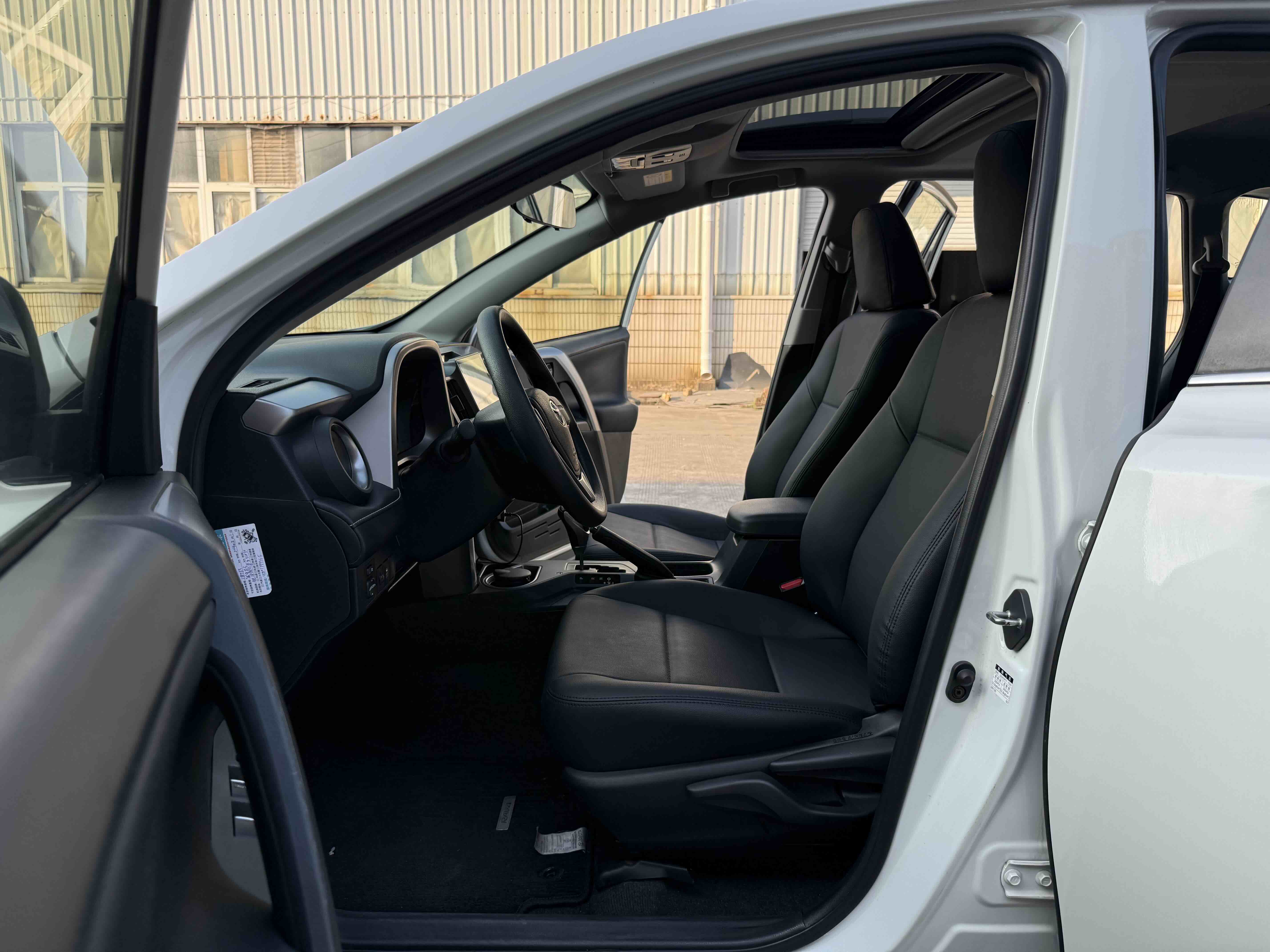 Toyota RAV4 2019 #6 Toyota RAV4 2019 car image #6