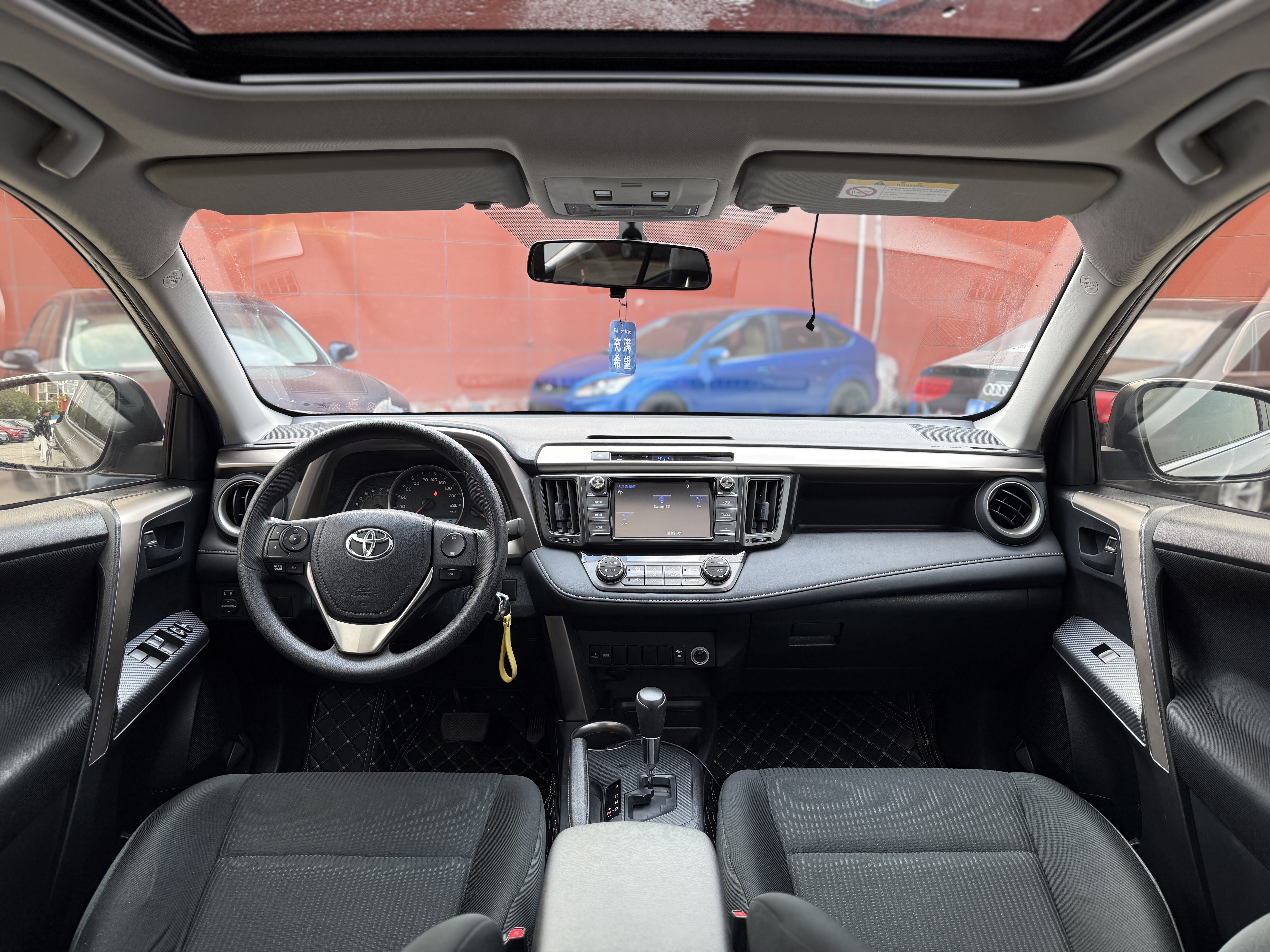 Toyota RAV4 2016 car image #6