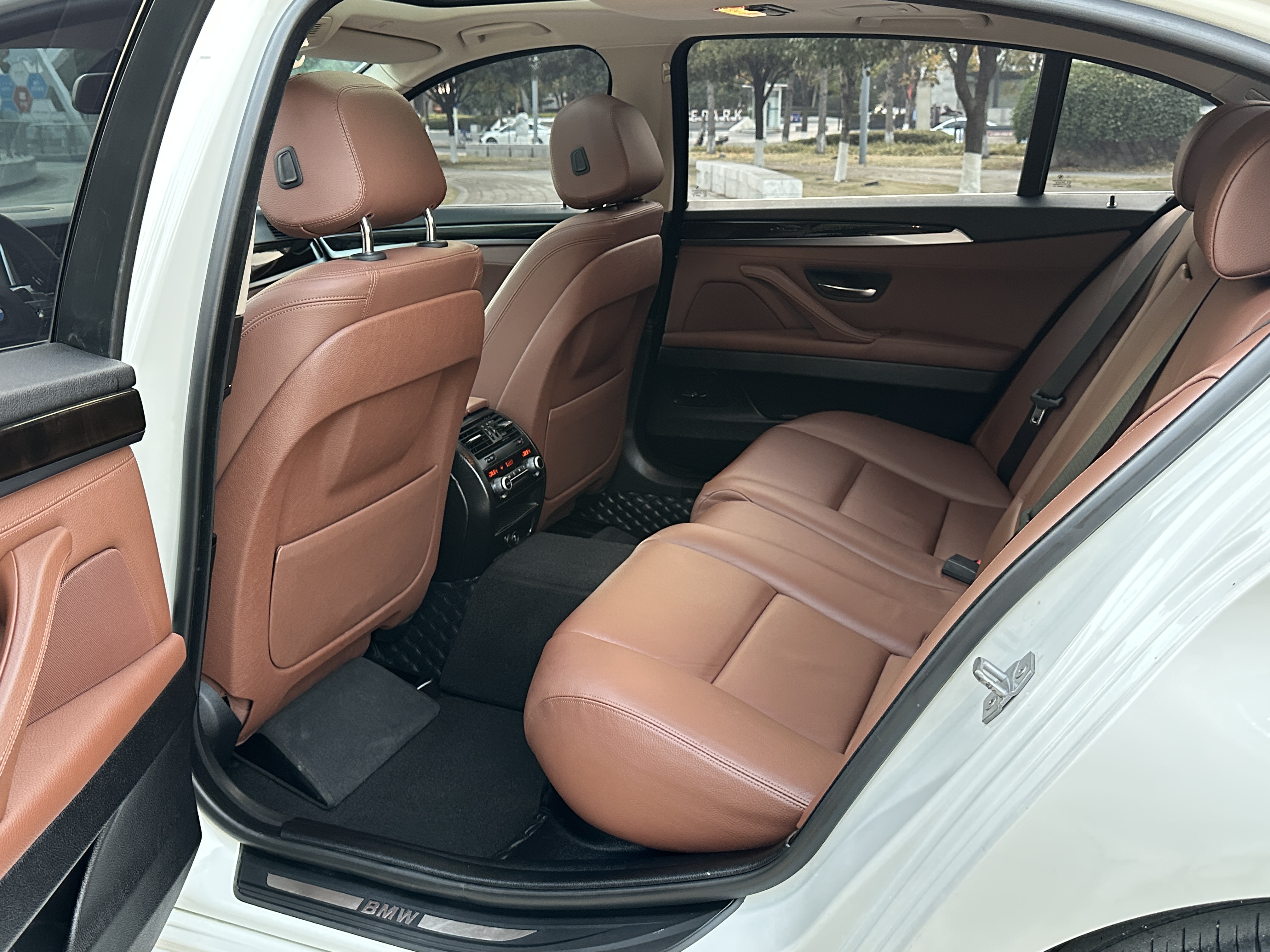 BMW 5 Series 2014 car image #6