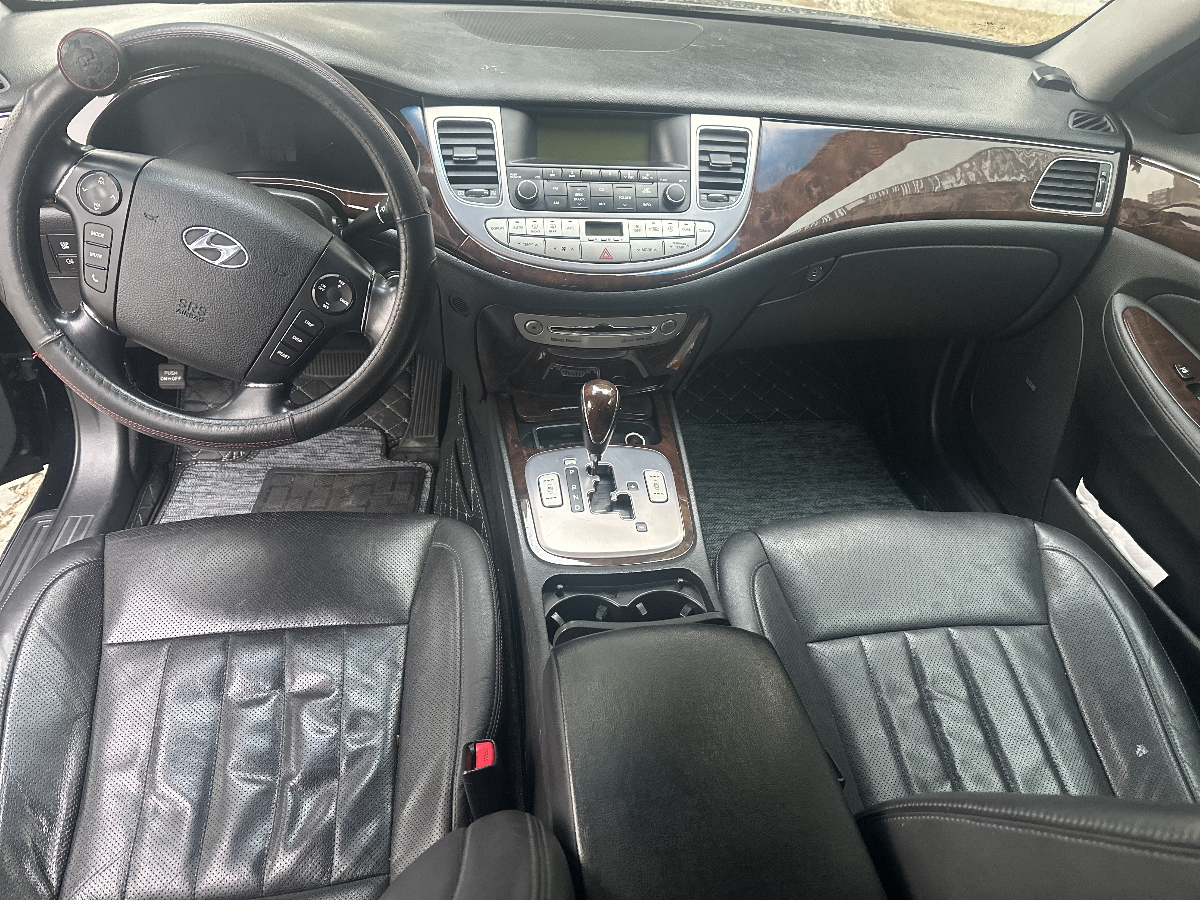 Hyundai Rohens 2011 #6 Hyundai Rohens 2011 car image #6