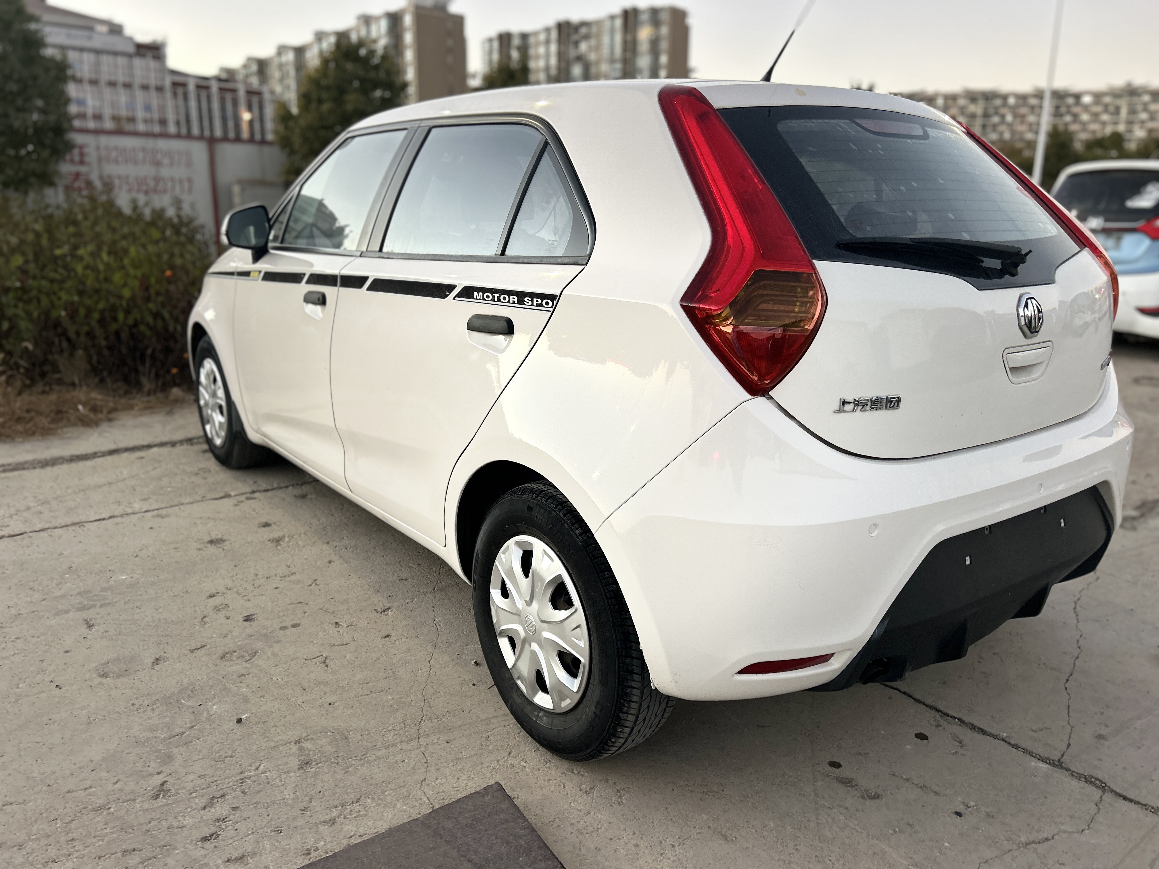 MG 3 2015 car image #6