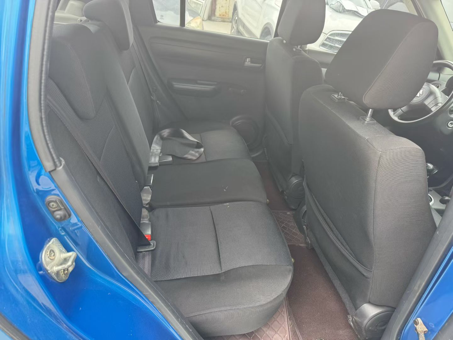 铃木 雨燕 2012 汽车图片 #6