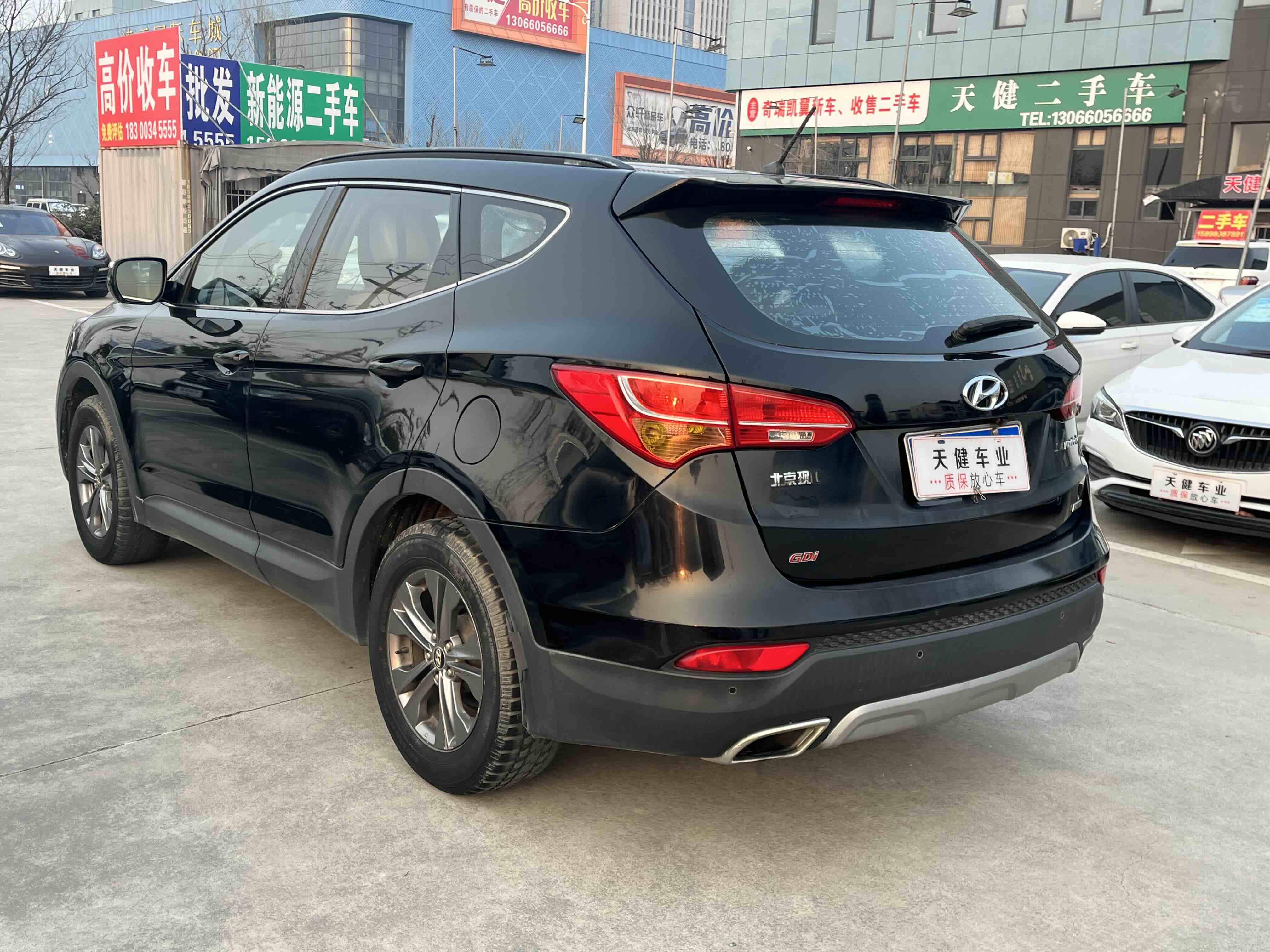 Hyundai Santa Fe 2013 car image #6