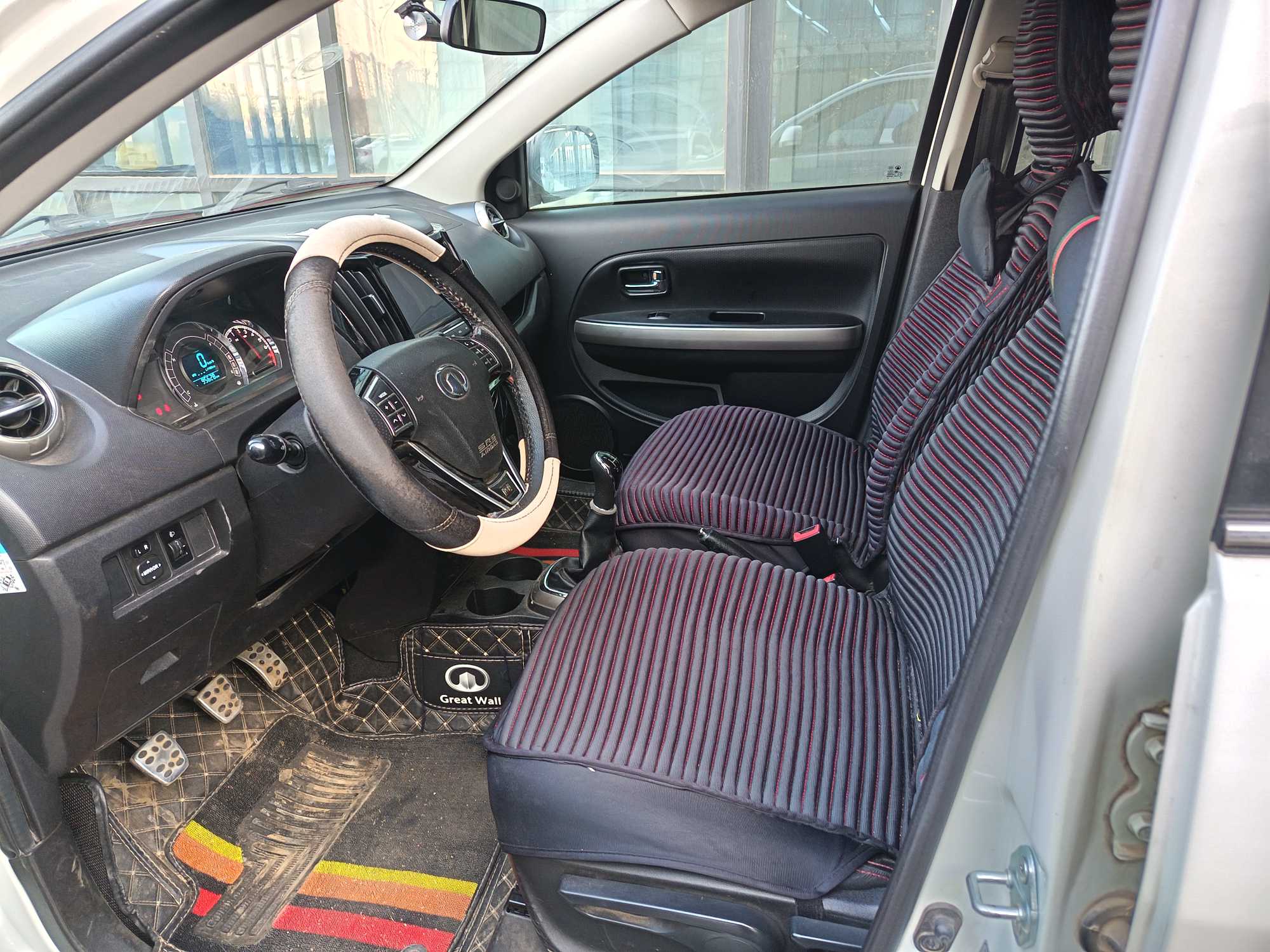 Great Wall M4 2014 car image #6