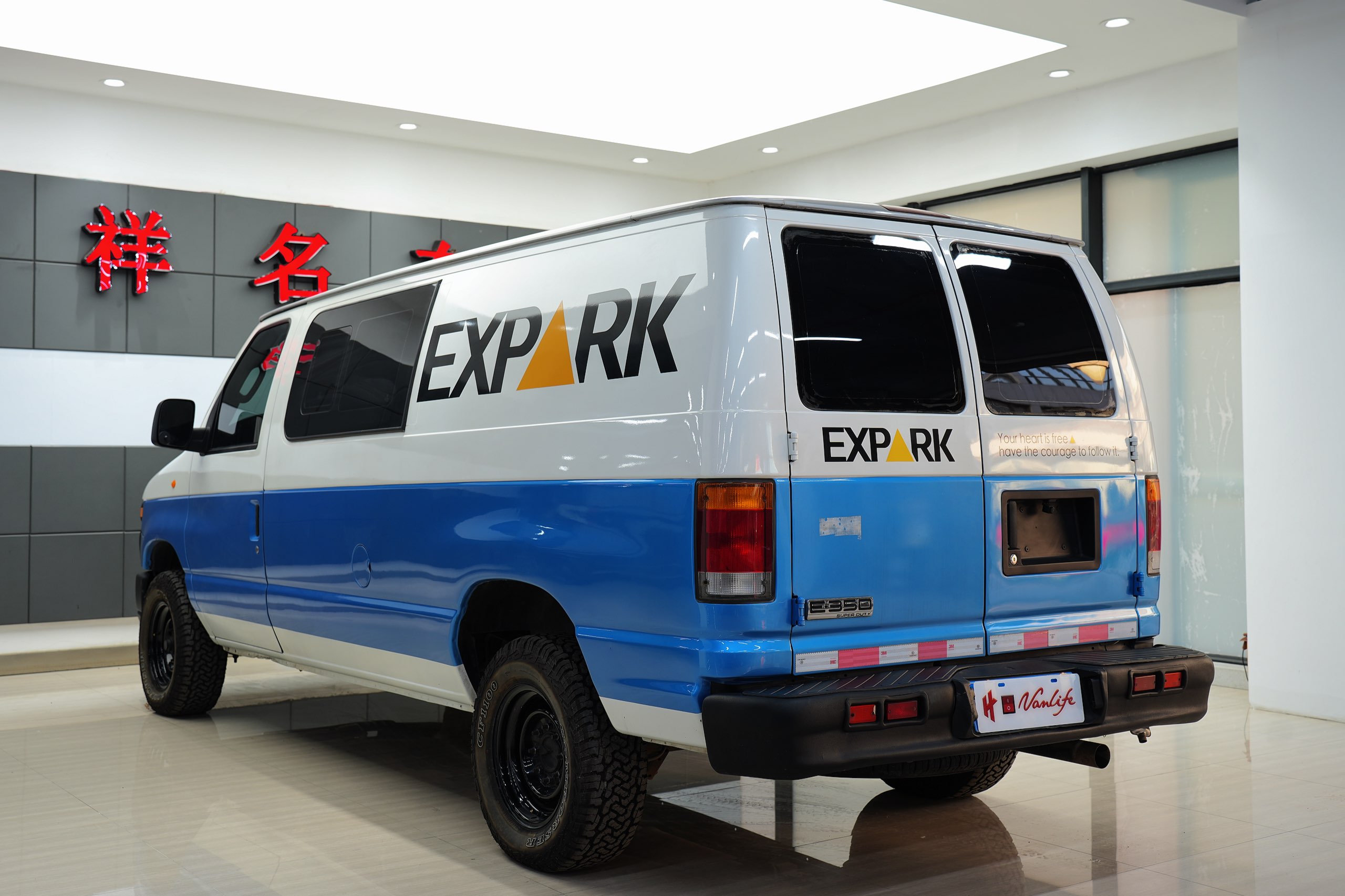 Ford E350 2012 car image #6