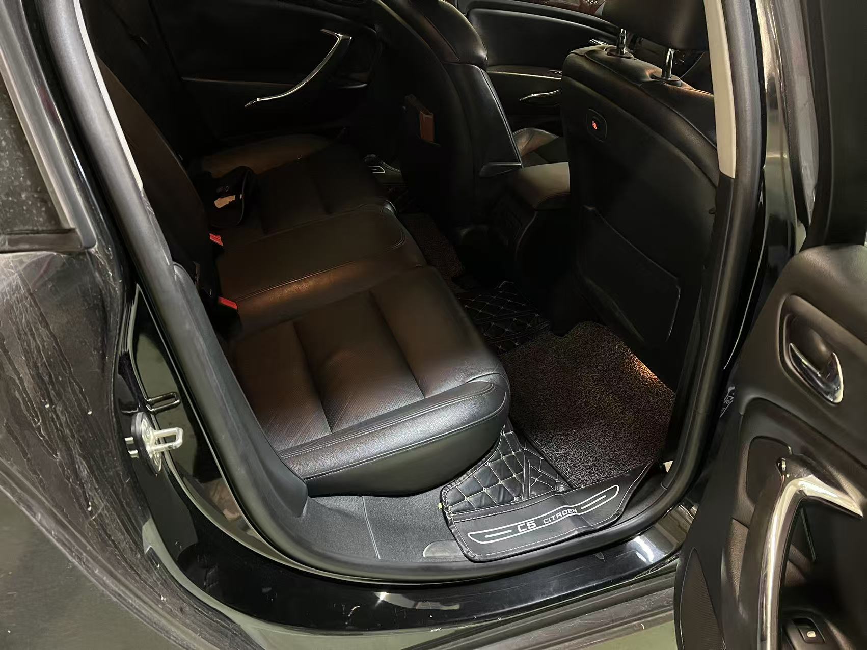 Citroen C5 2011 car image #6