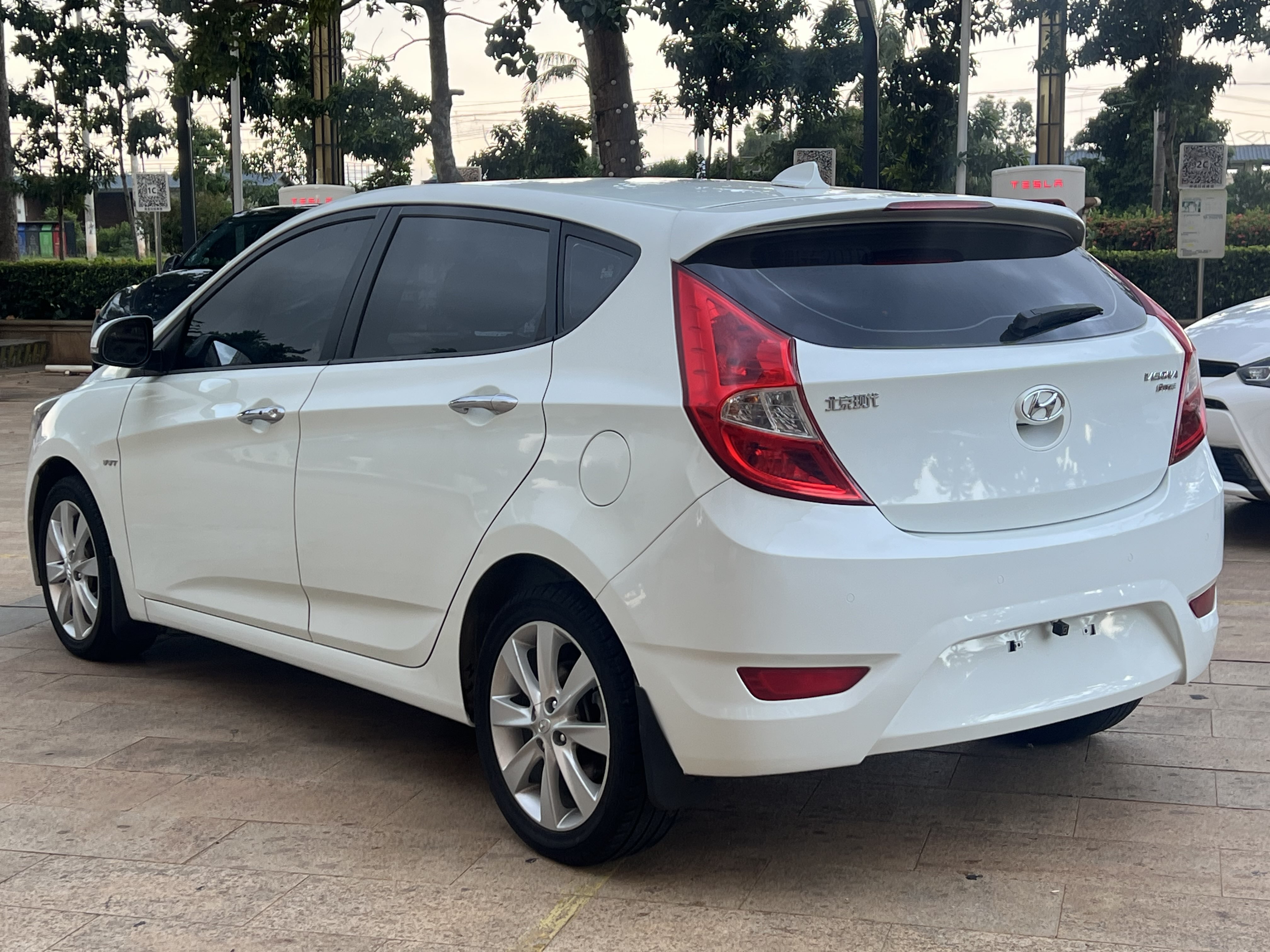 Hyundai Reina Hatchback 2014 #6 Hyundai Reina Hatchback 2014 imagen de coche #6