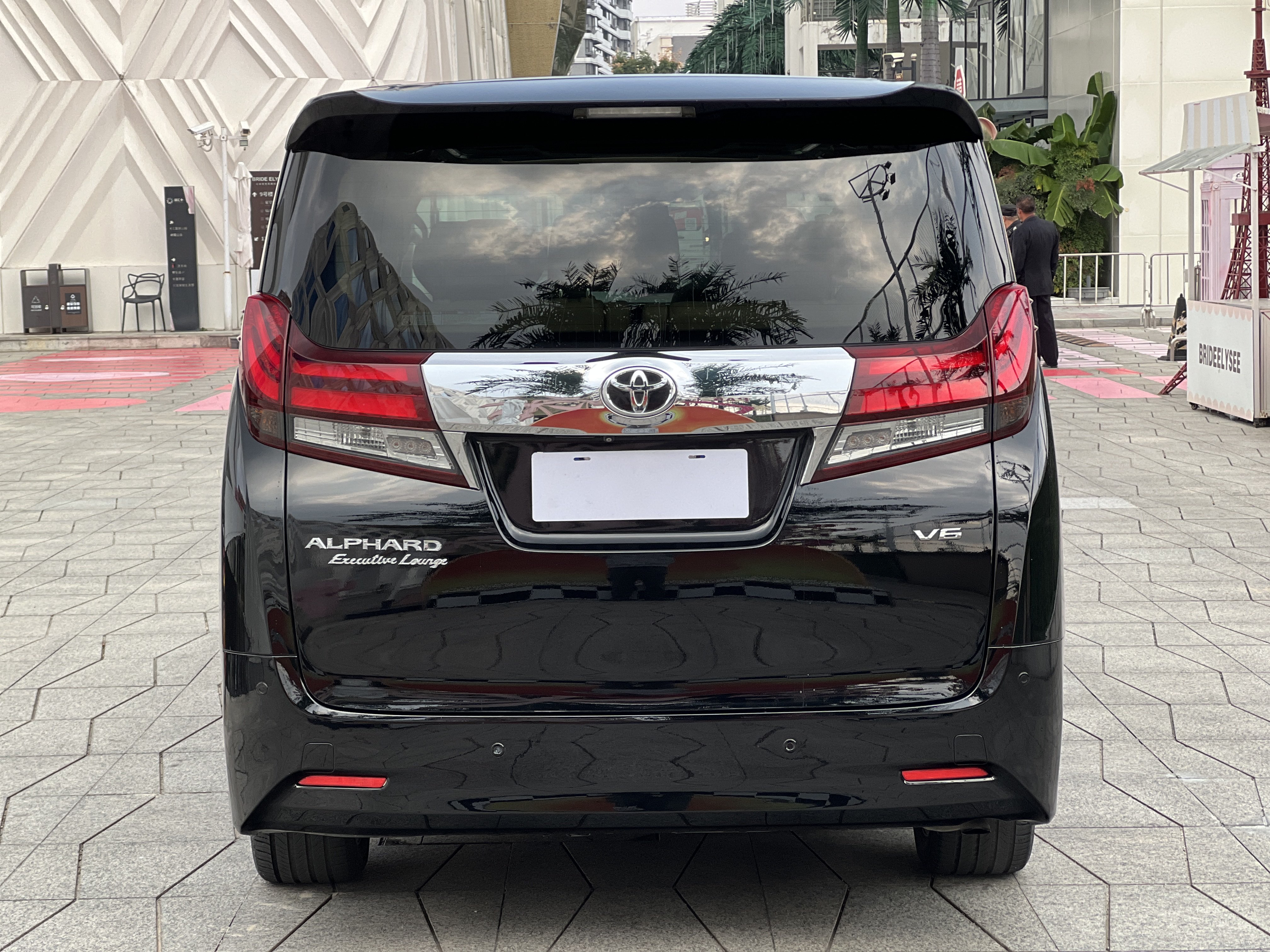 Toyota Alphard 2017 car image #6