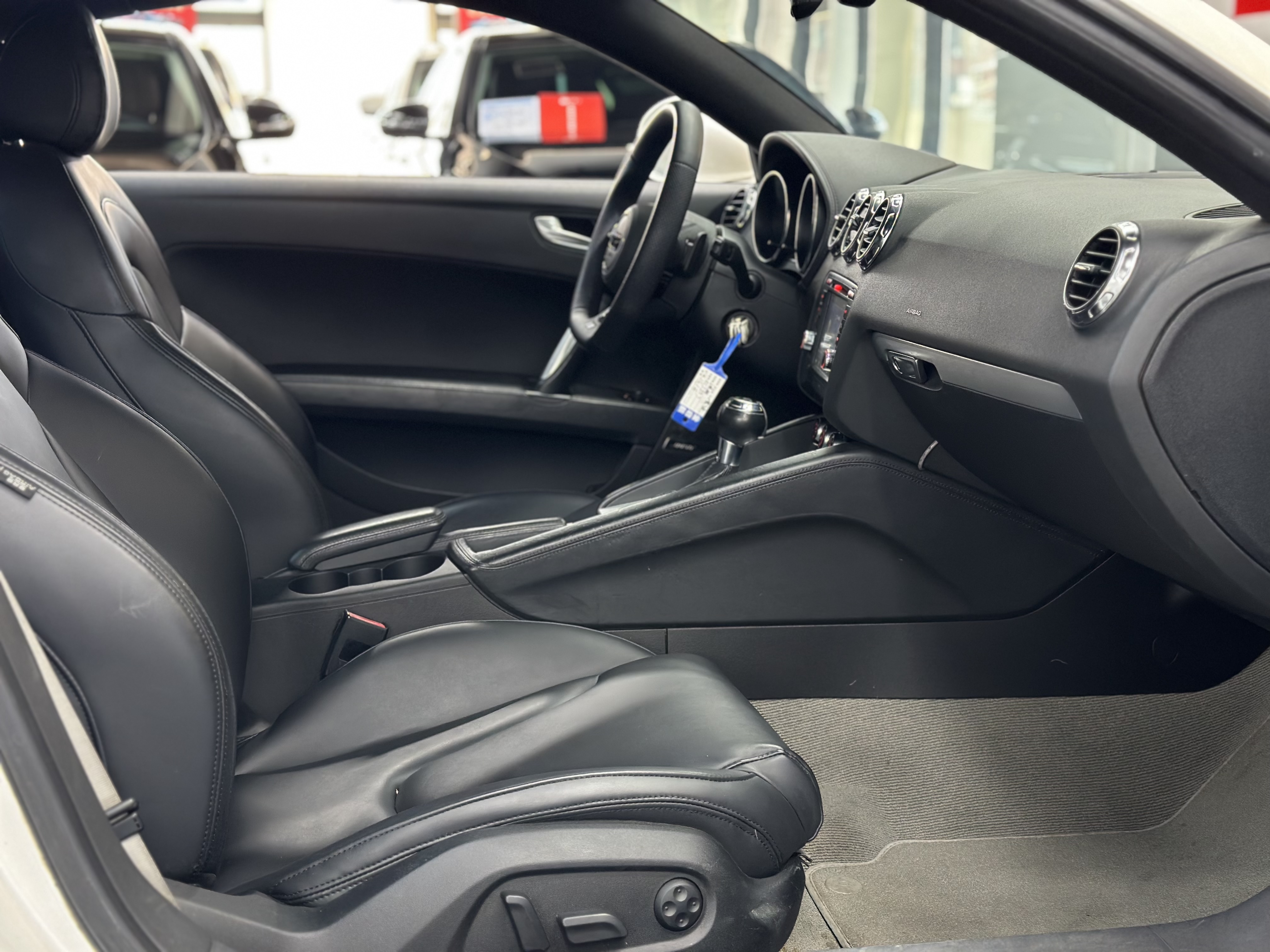 Audi TT 2009 image de voiture #6