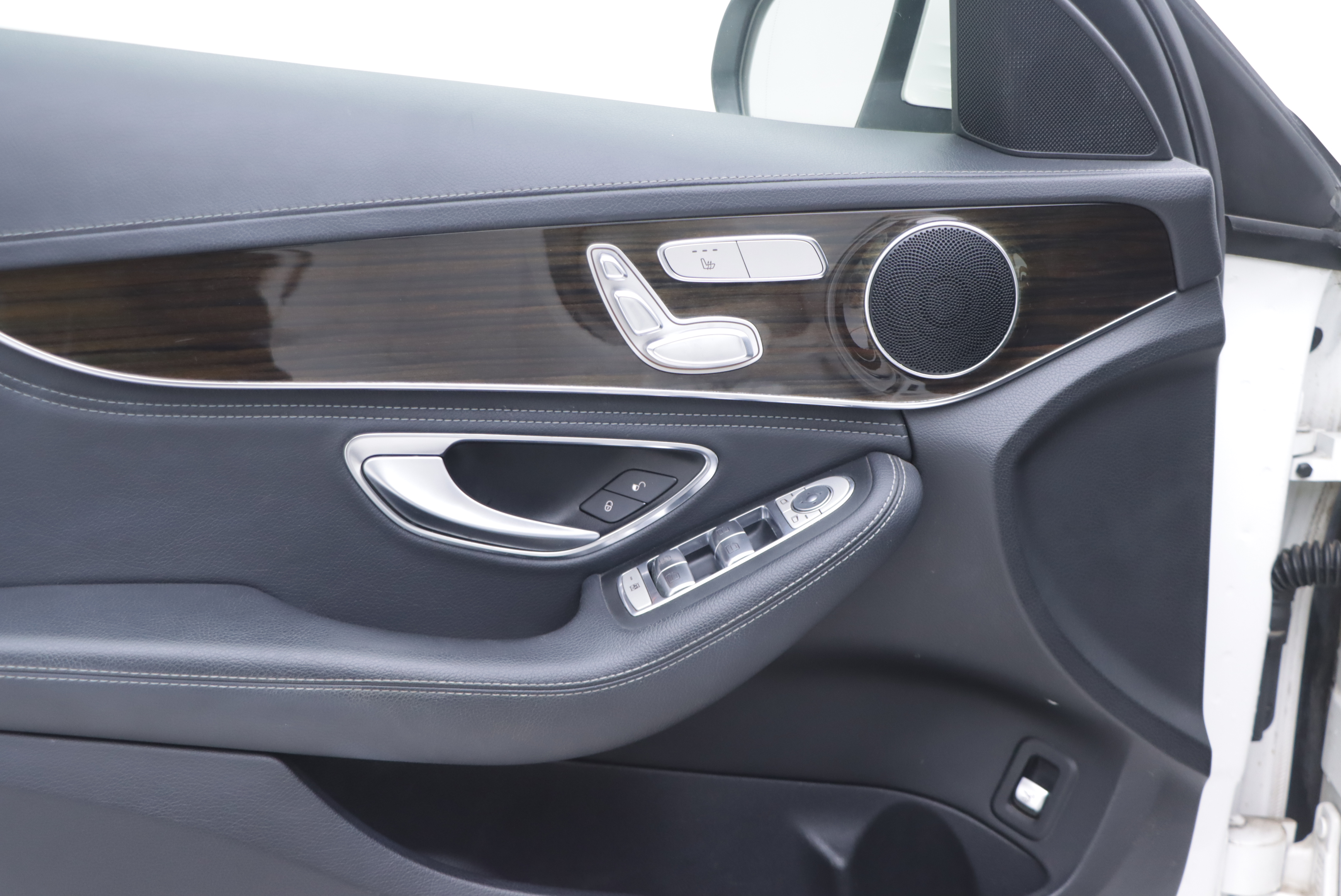 Mercedes-Benz C Class 2015 car image #6