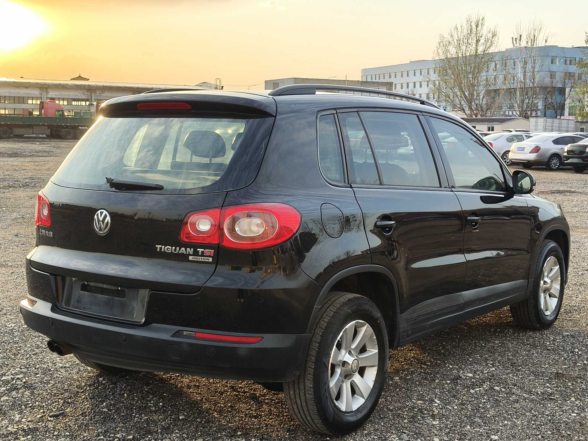 Volkswagen Tiguan 2011 #6 Volkswagen Tiguan 2011 car image #6