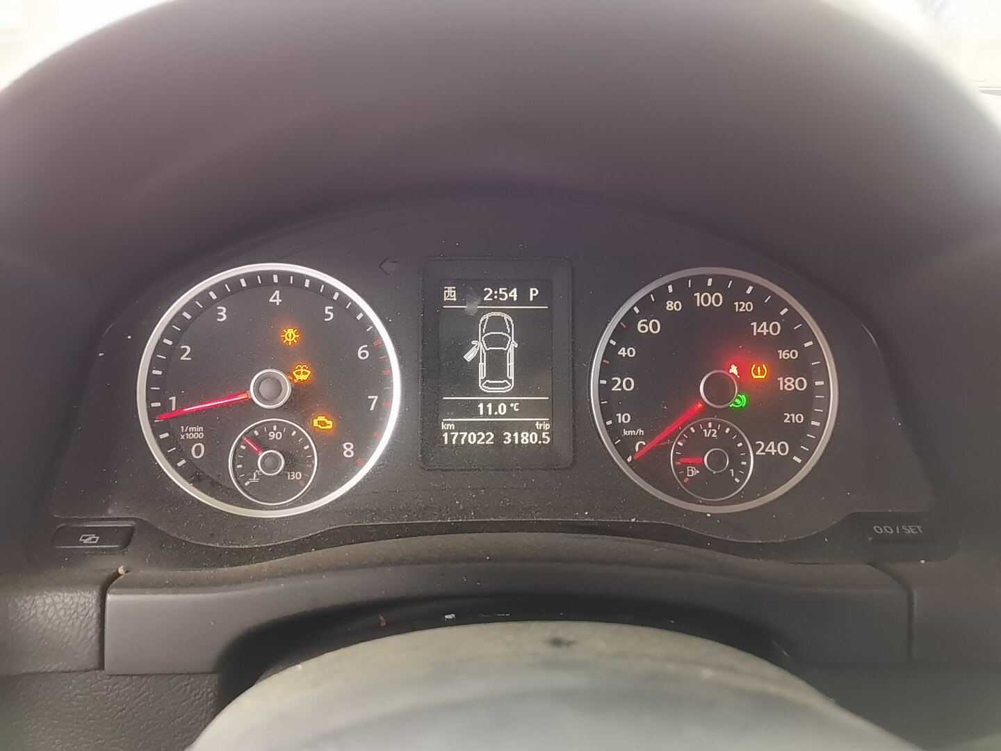 Volkswagen Tiguan 2010 car image #6