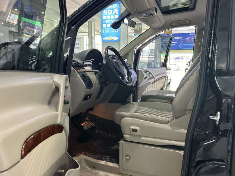 奔驰 唯雅诺 2016 汽车图片 #6