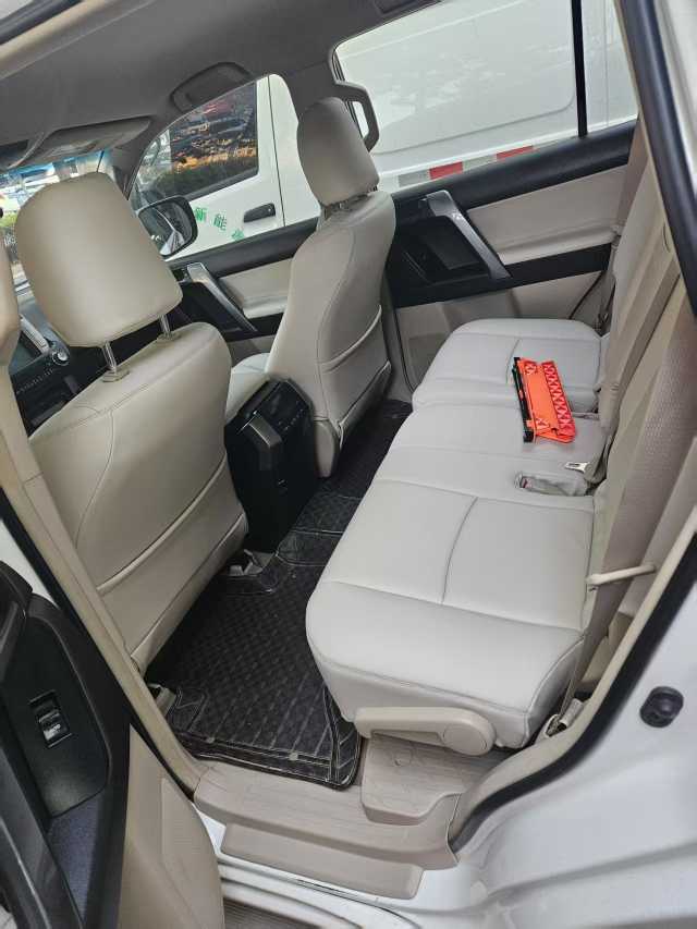 Toyota Land Cruiser Prado 2012 #6 Toyota Land Cruiser Prado 2012 car image #6