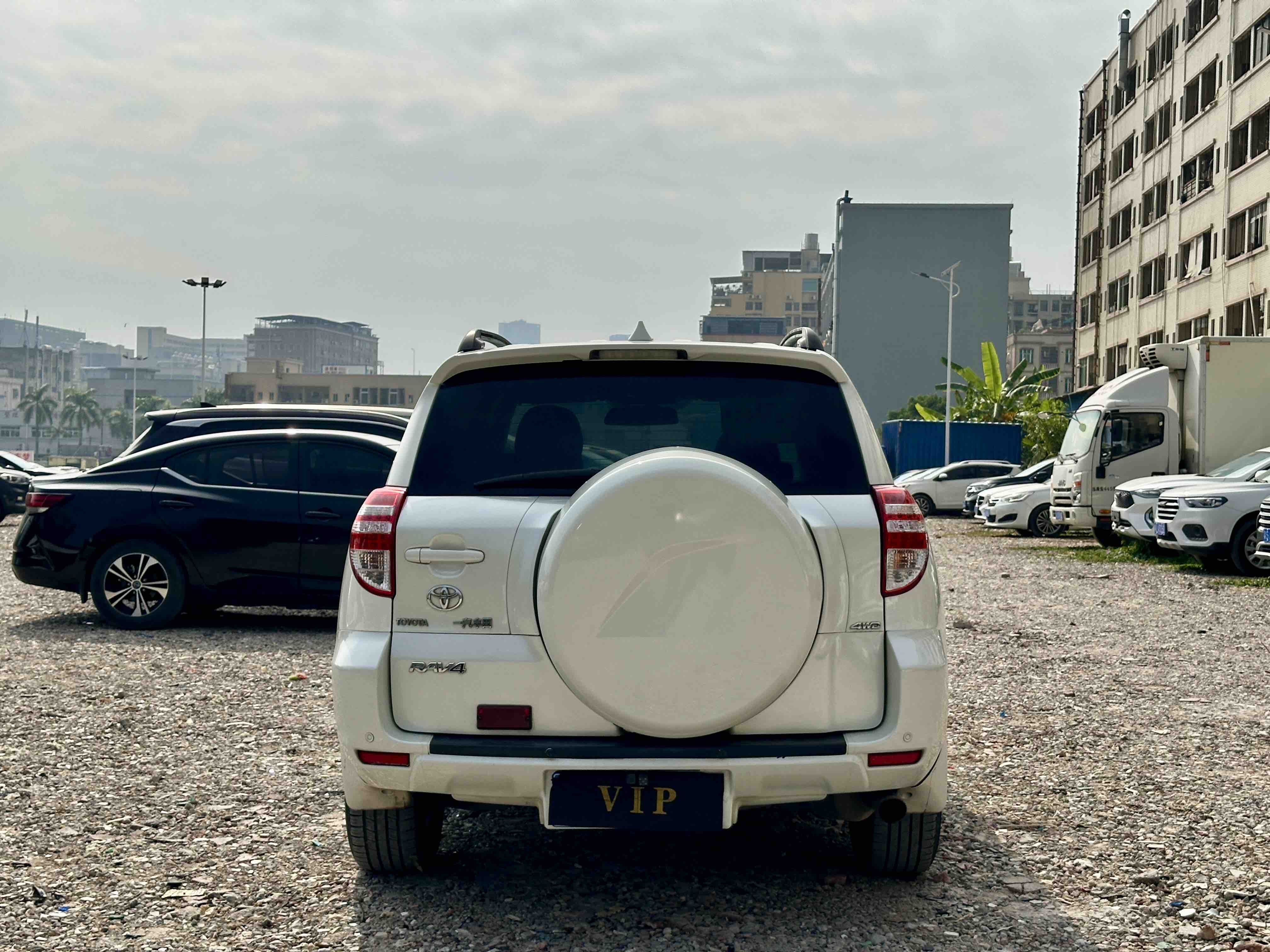 Toyota RAV4 2010 car image #6