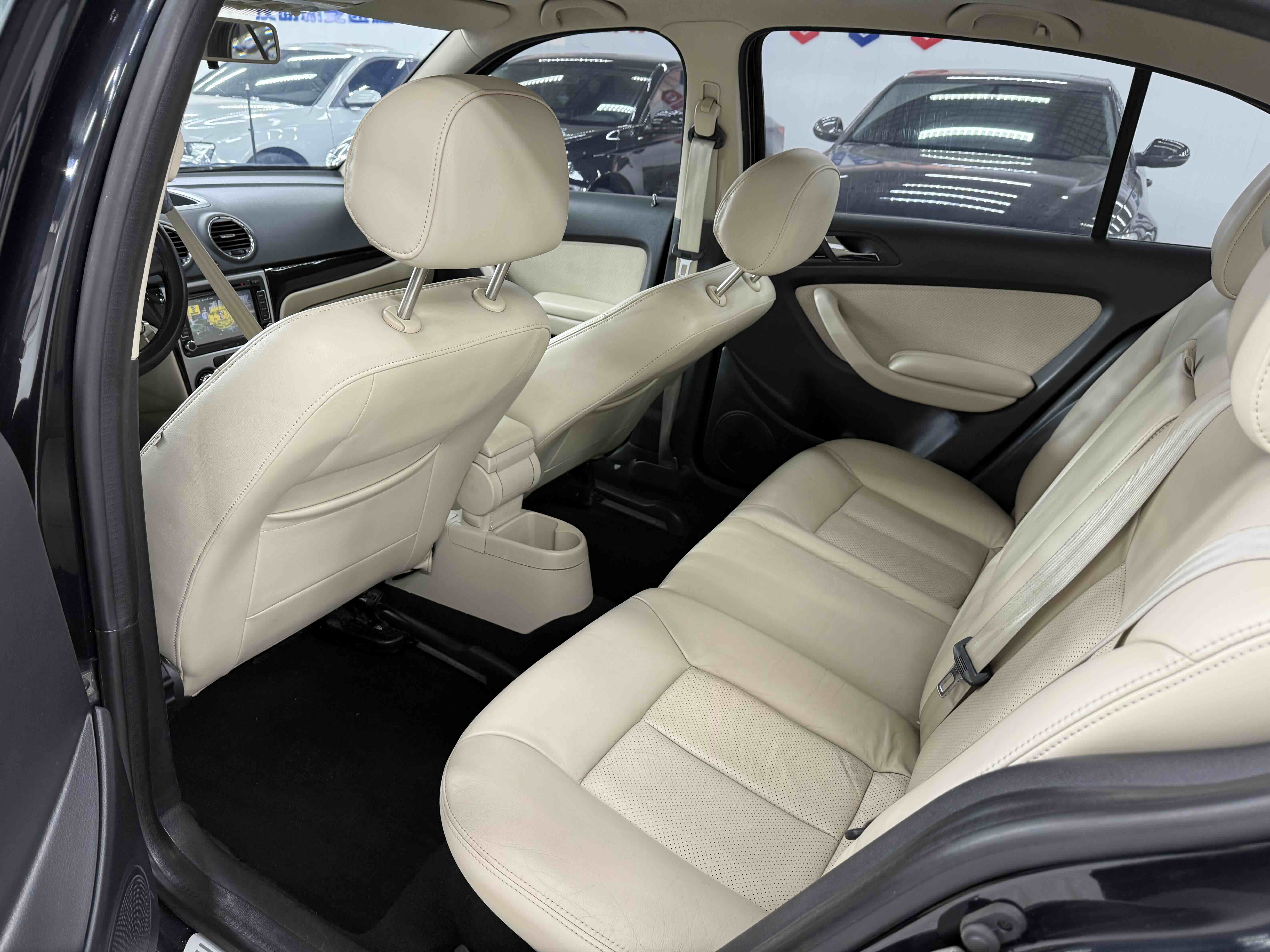 Volkswagen Lavida 2012 #6 Volkswagen Lavida 2012 car image #6