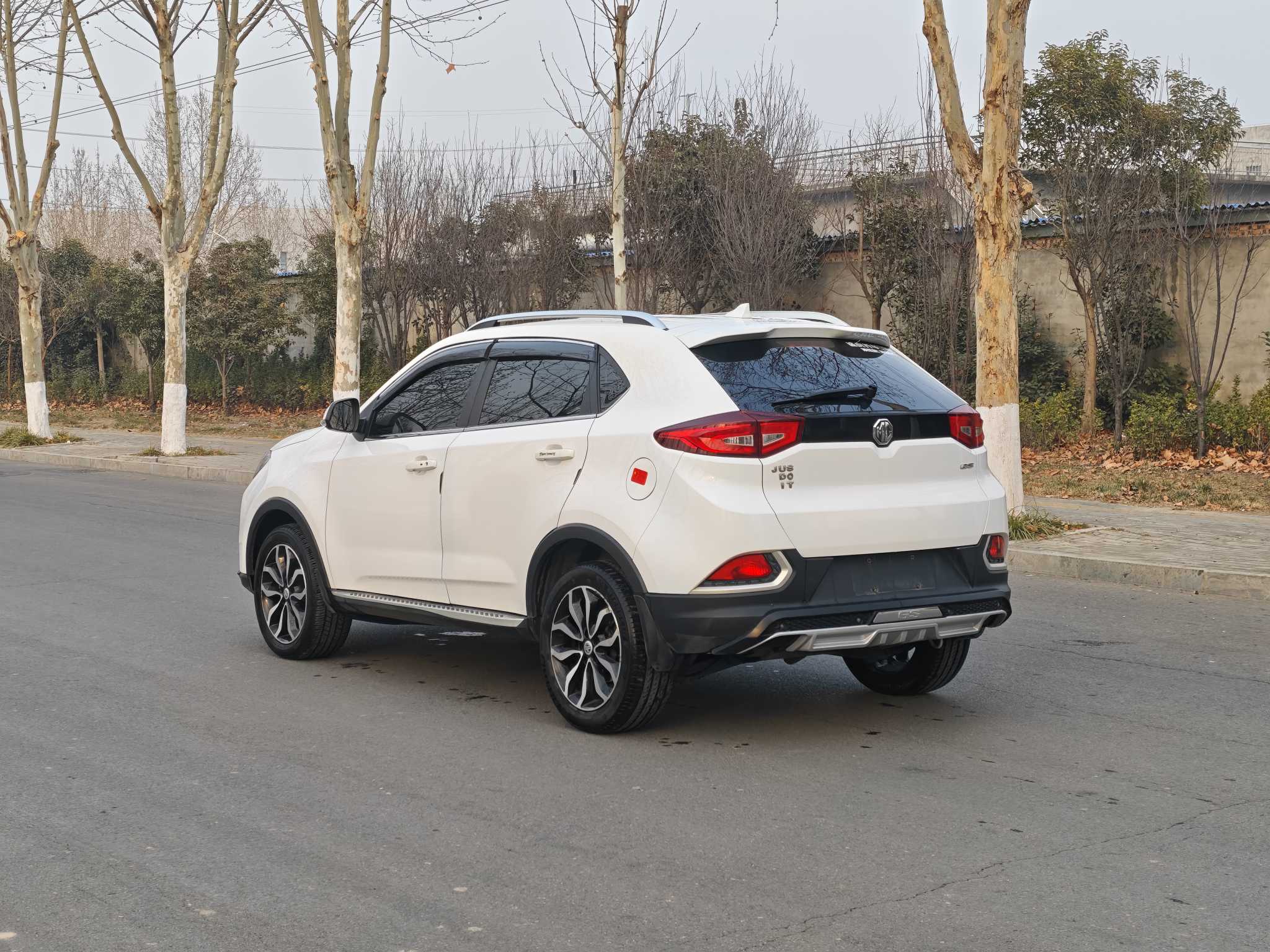 MG GS 2015 car image #6