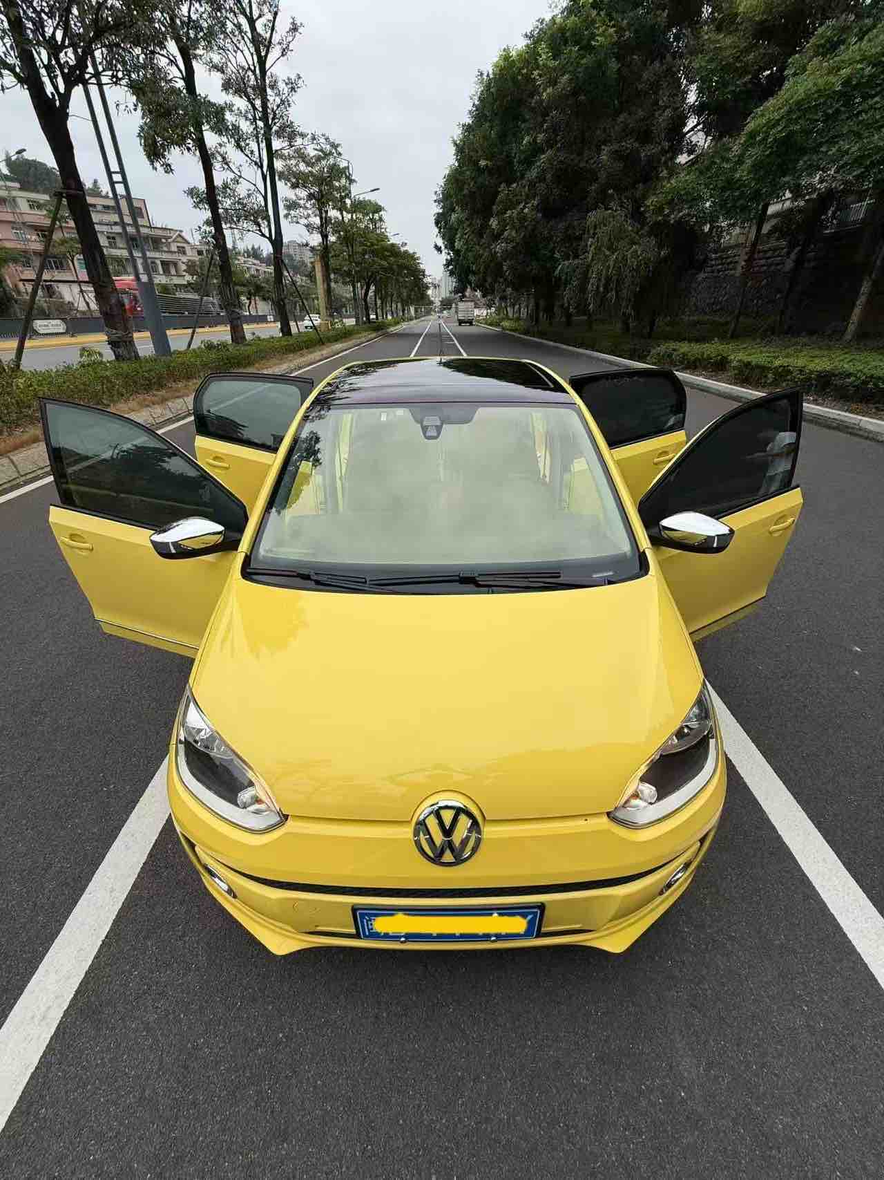 Volkswagen up! 2015 car image #6