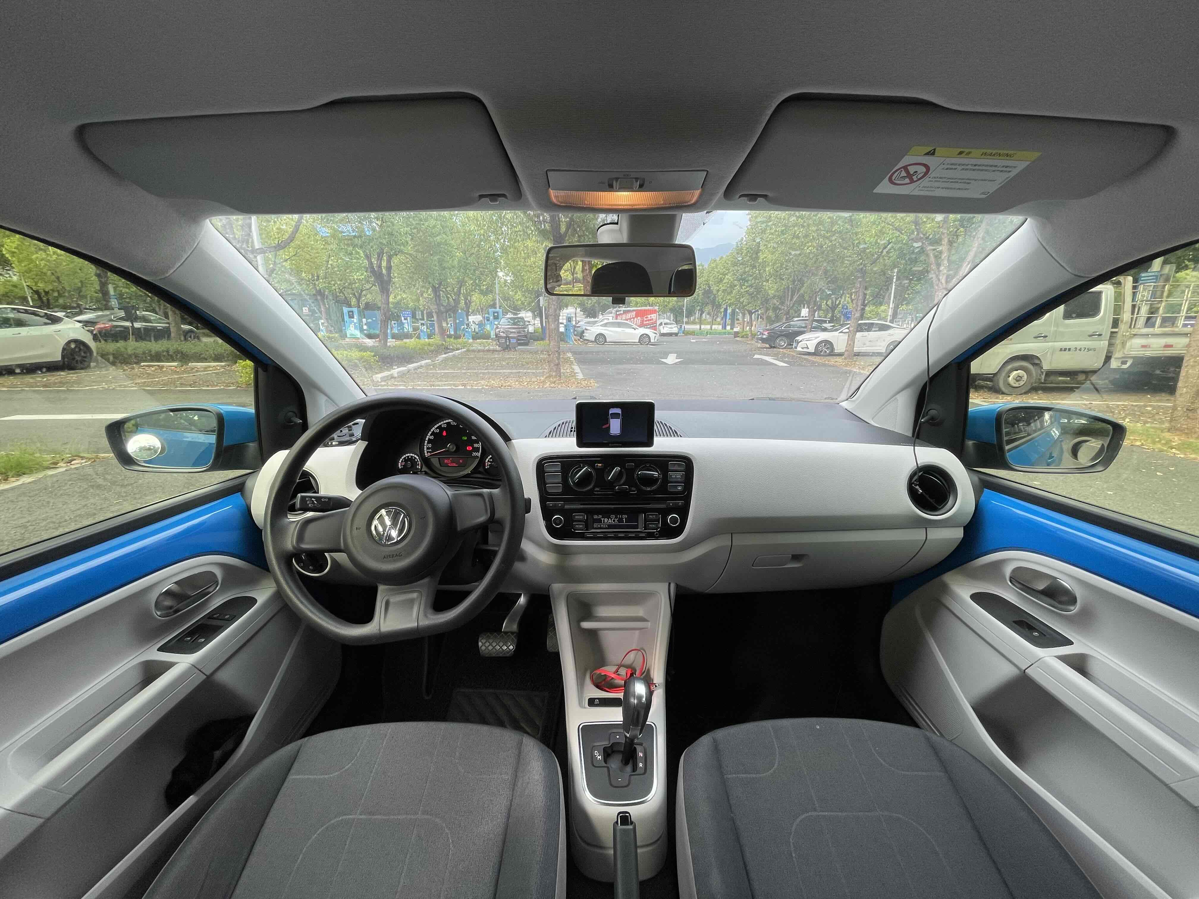 Volkswagen up! 2016 imagem de carro #6