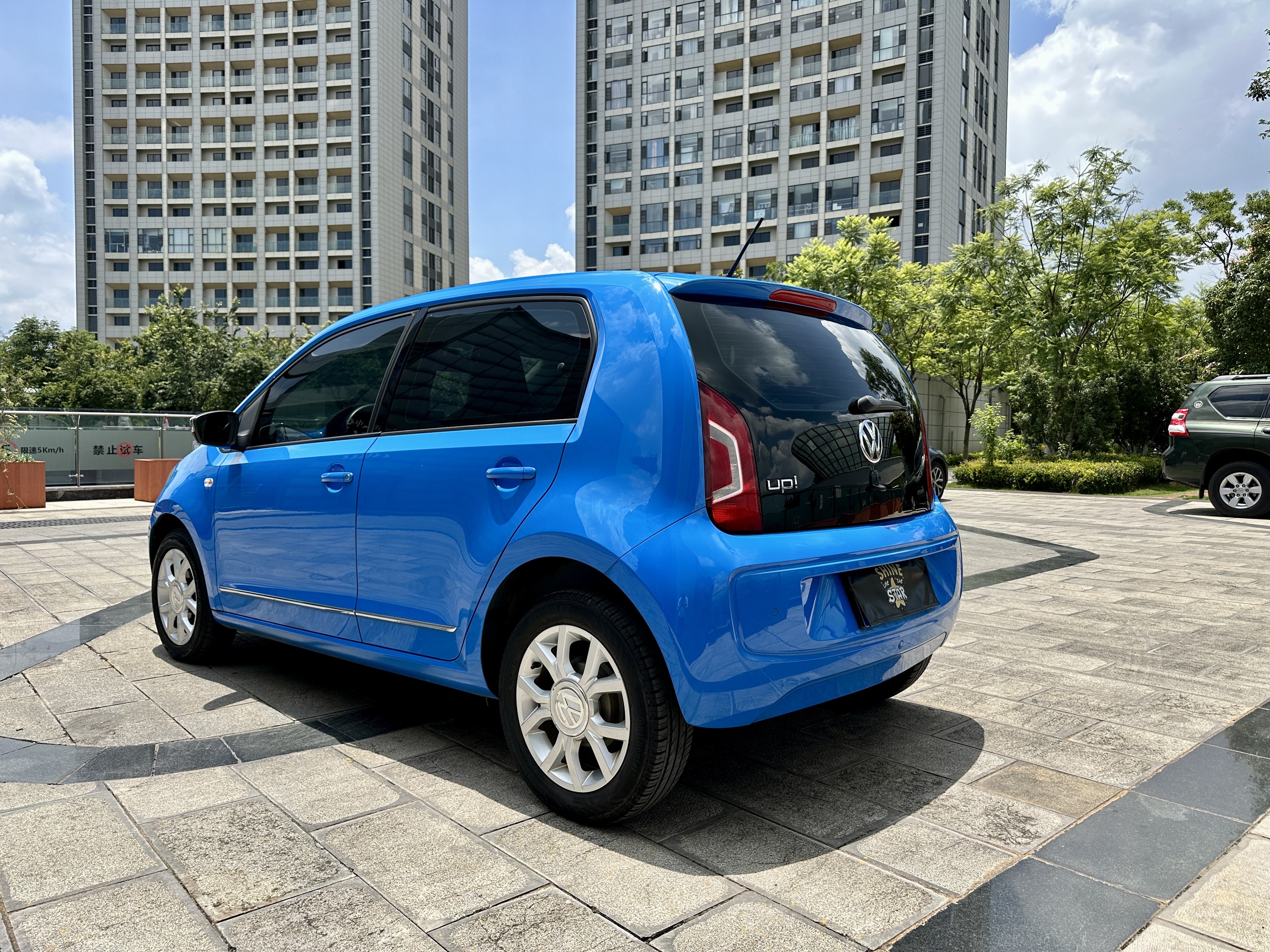 Volkswagen up! 2016 immagine di auto #6