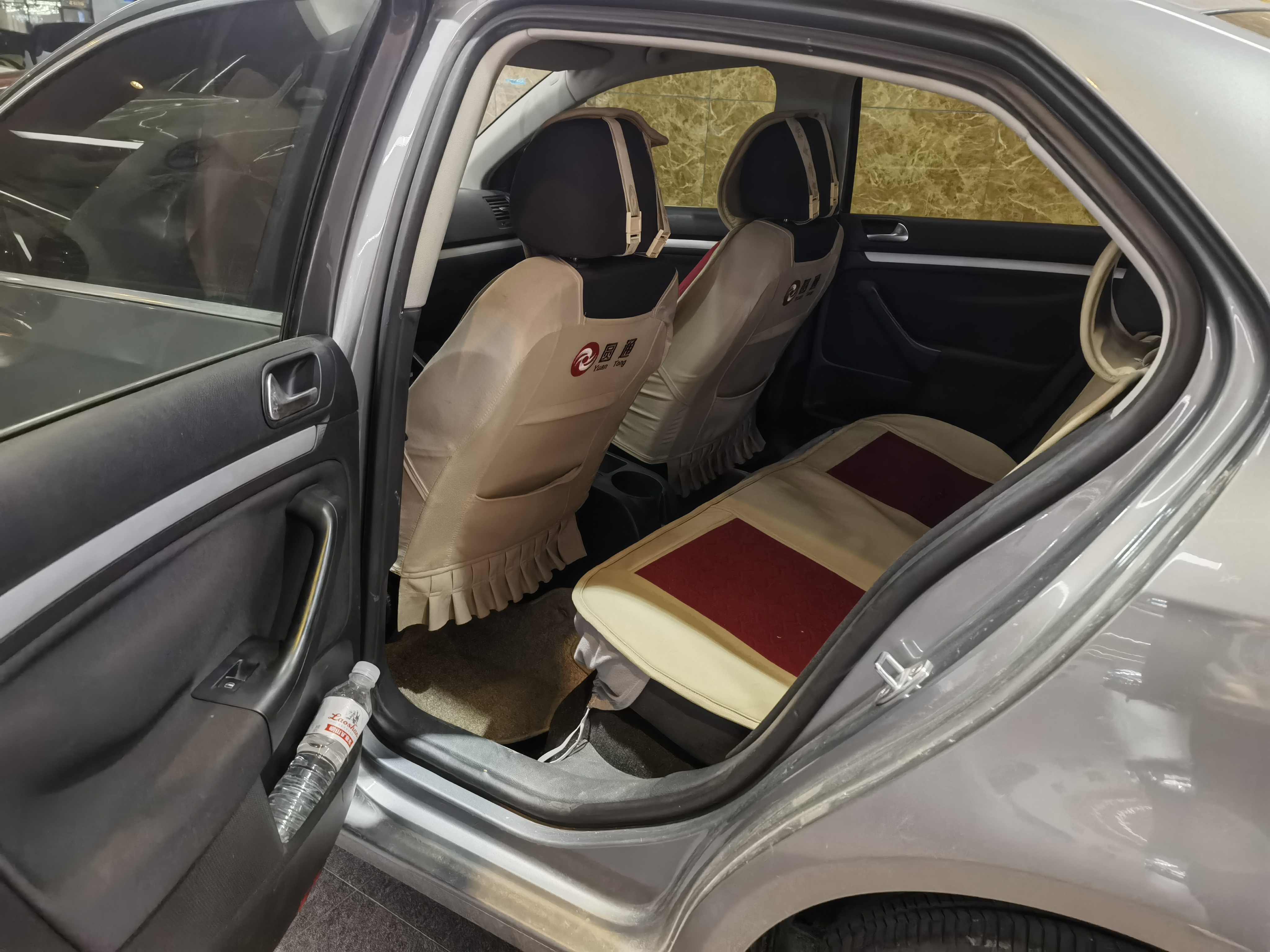 Volkswagen Sagitar 2011 immagine di auto #6