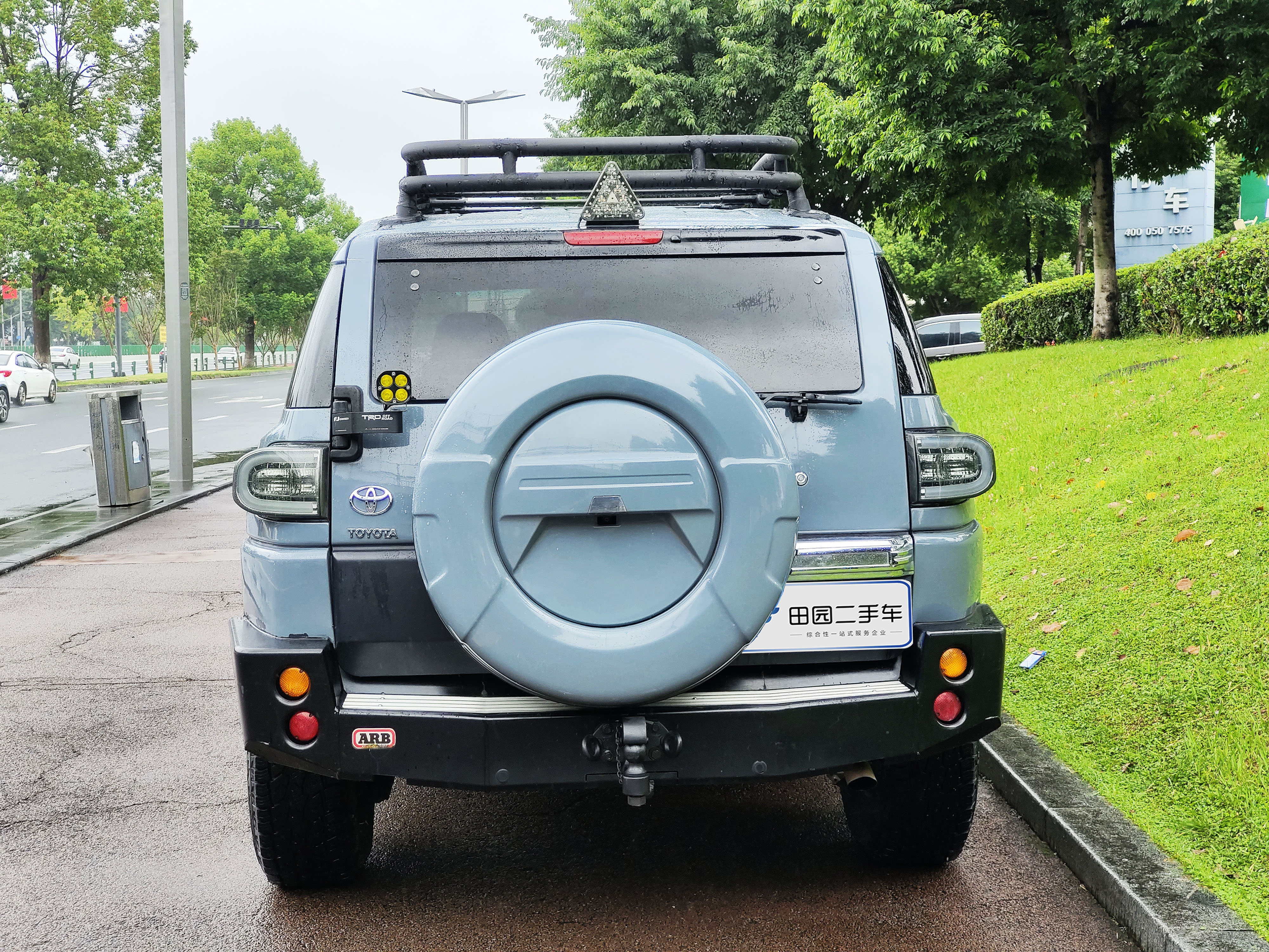 Toyota FJ Cruiser 2010 #6 Toyota FJ Cruiser 2010 car image #6