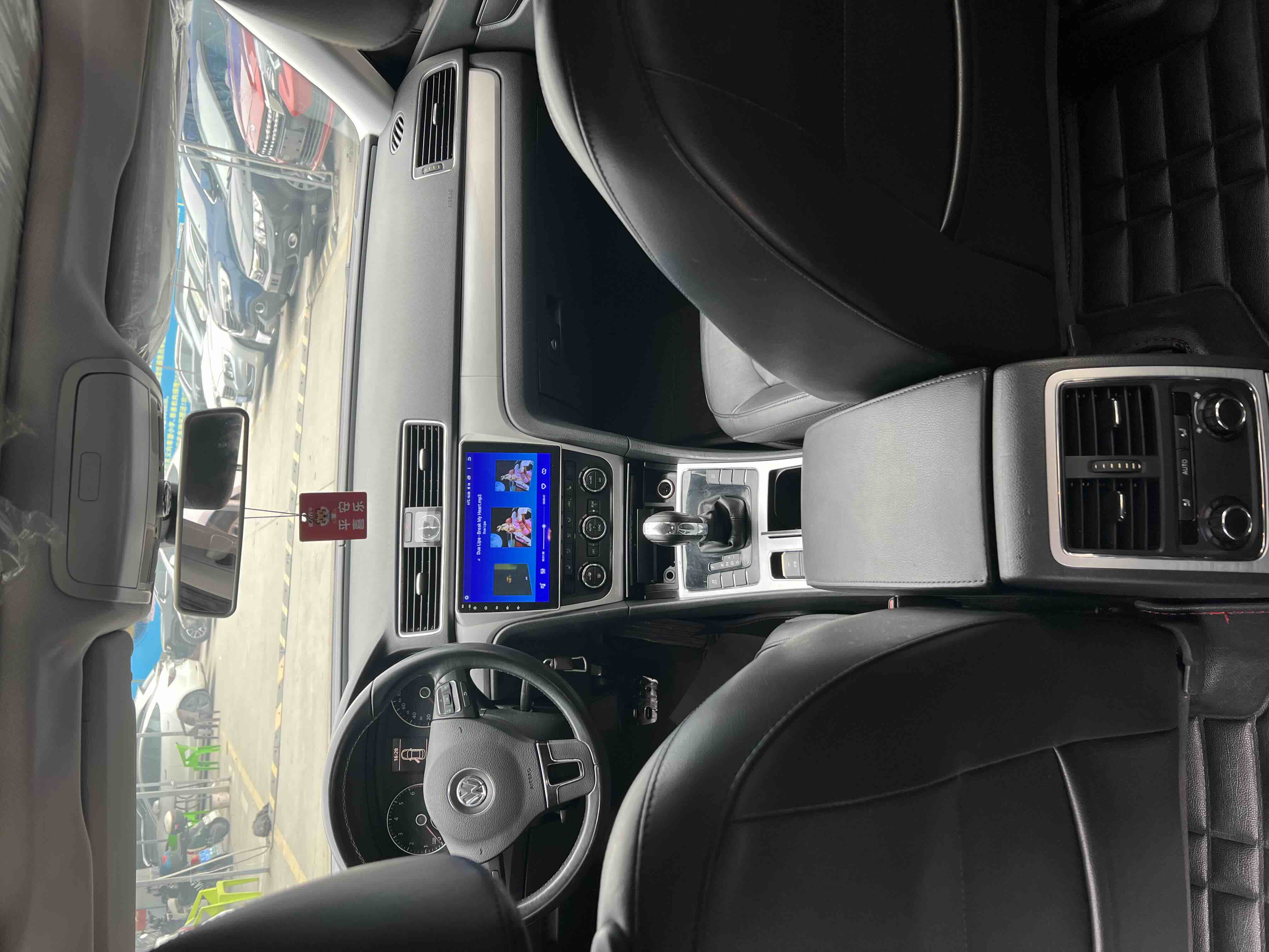 Volkswagen Passat 2015 car image #6