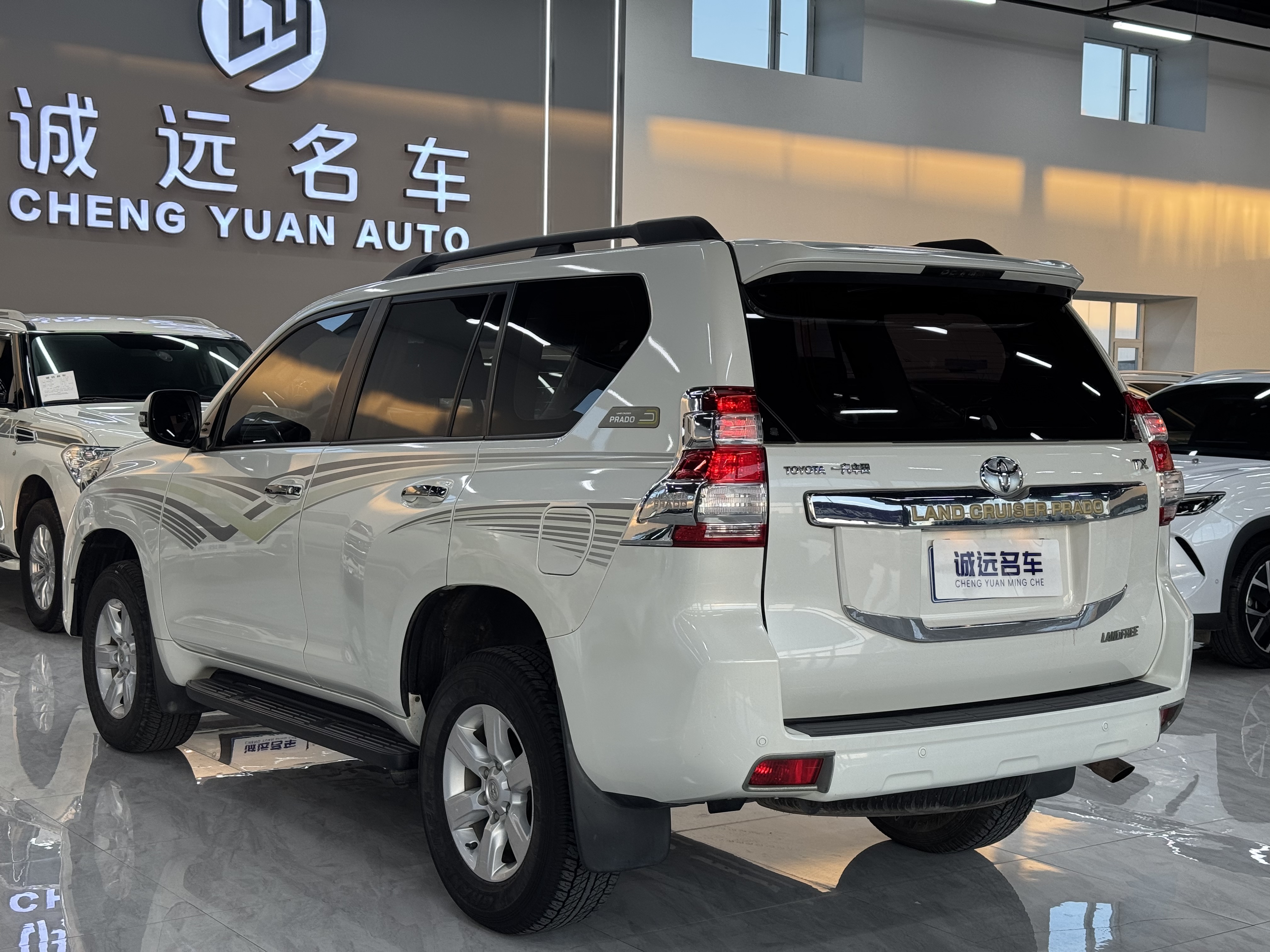 Toyota Land Cruiser Prado 2017 immagine di auto #6