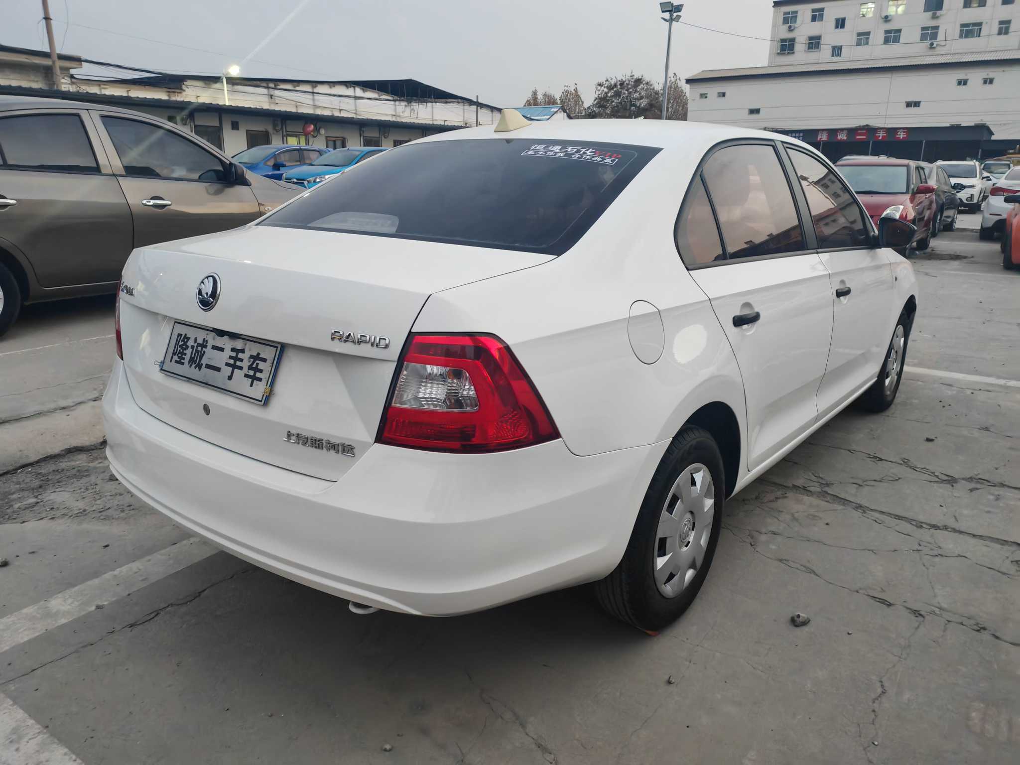 Skoda Rapid 2017 #6 Skoda Rapid 2017 car image #6