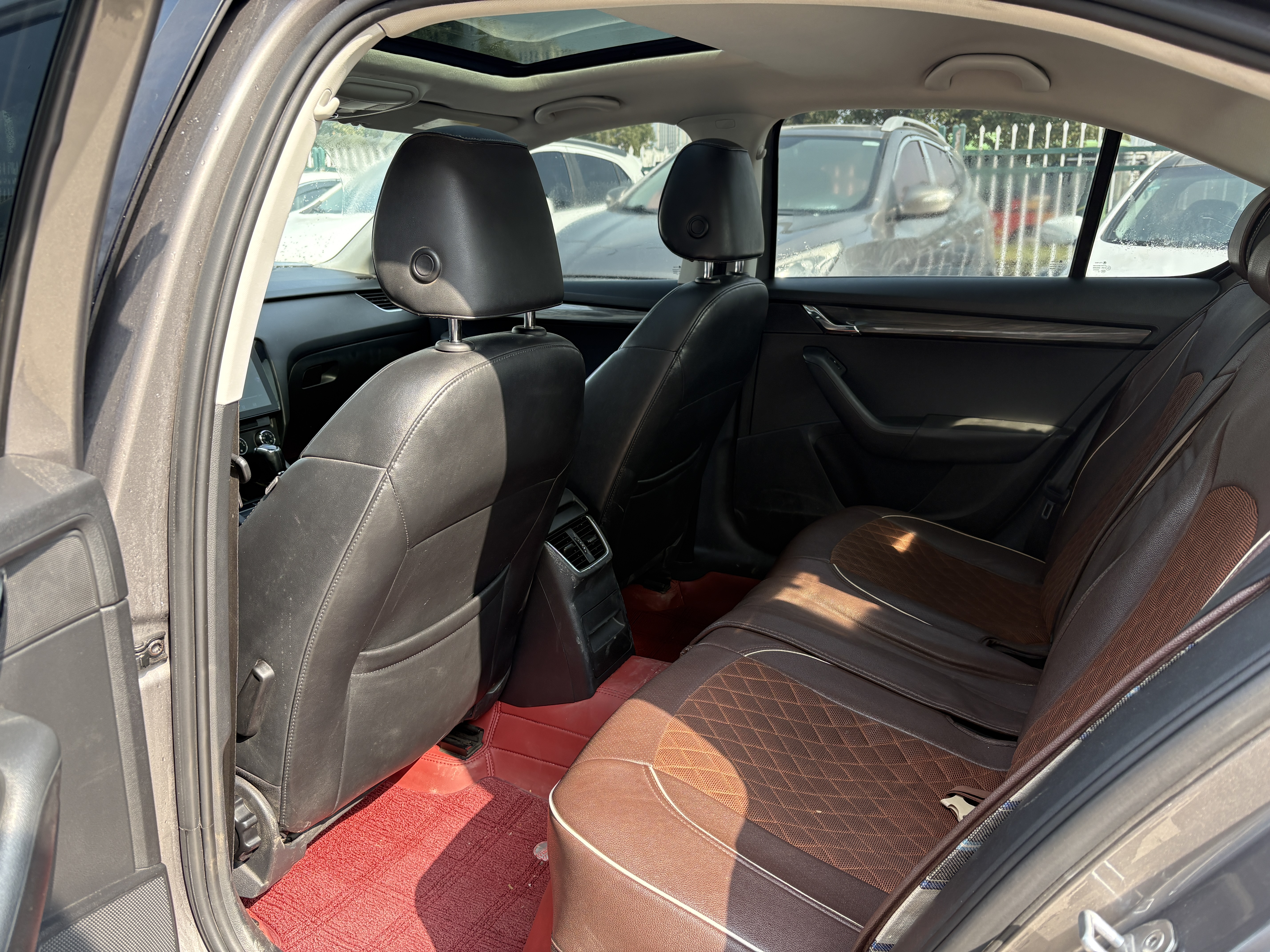 Skoda Octavia 2016 car image #6