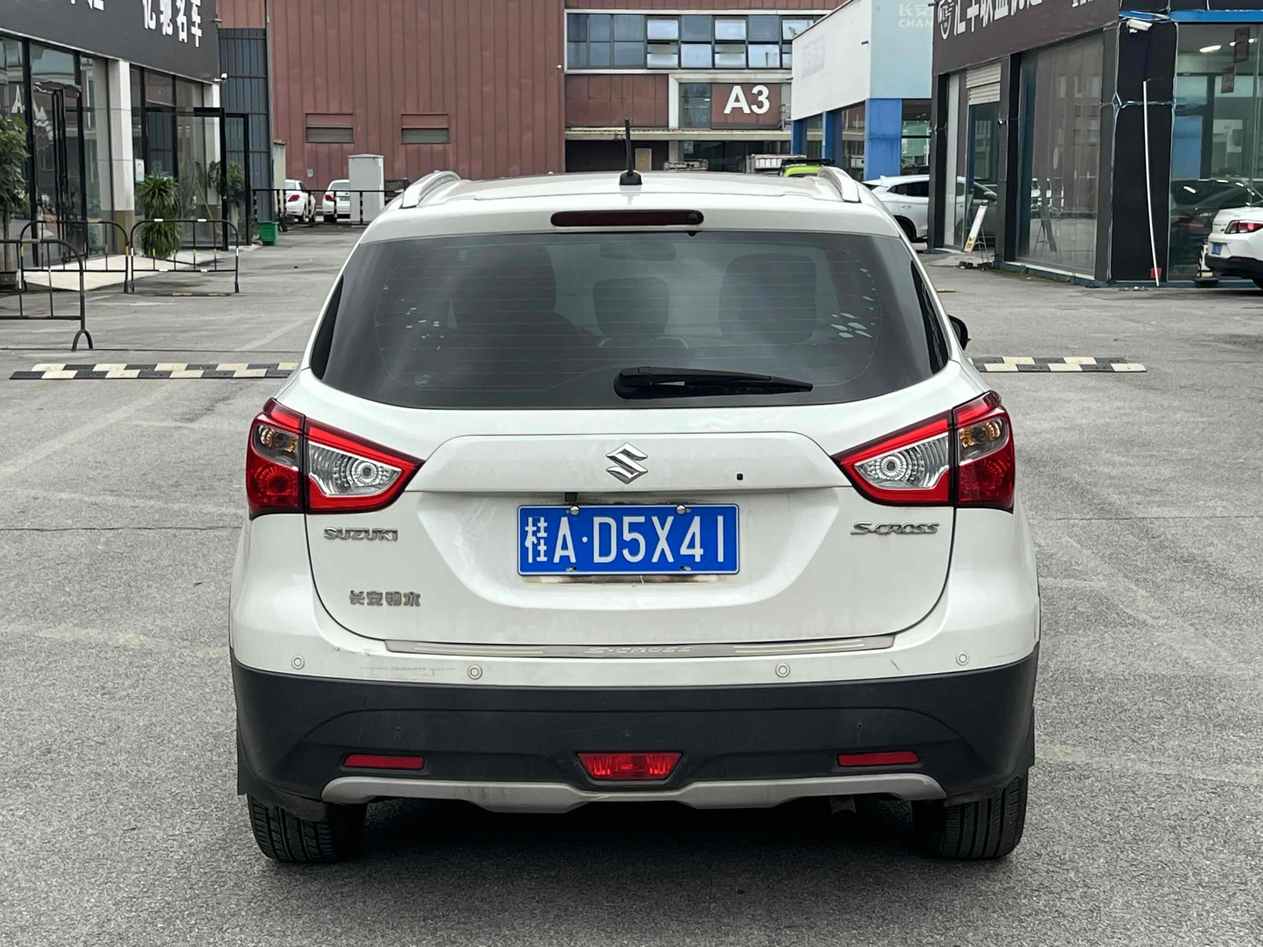 Suzuki S-Cross 2015 صورة سيارة #6