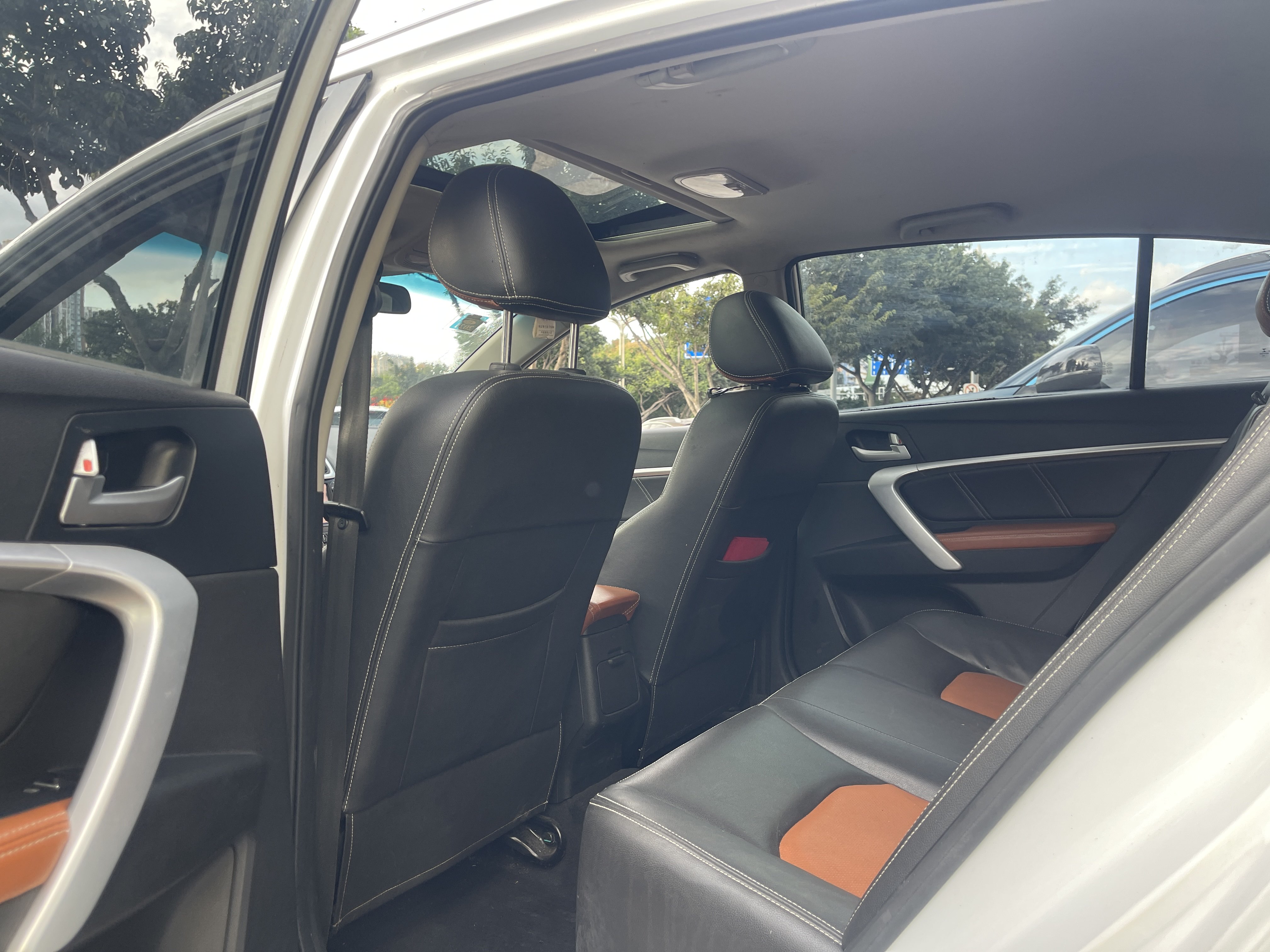 GEELY Emgrand 2015 car image #6