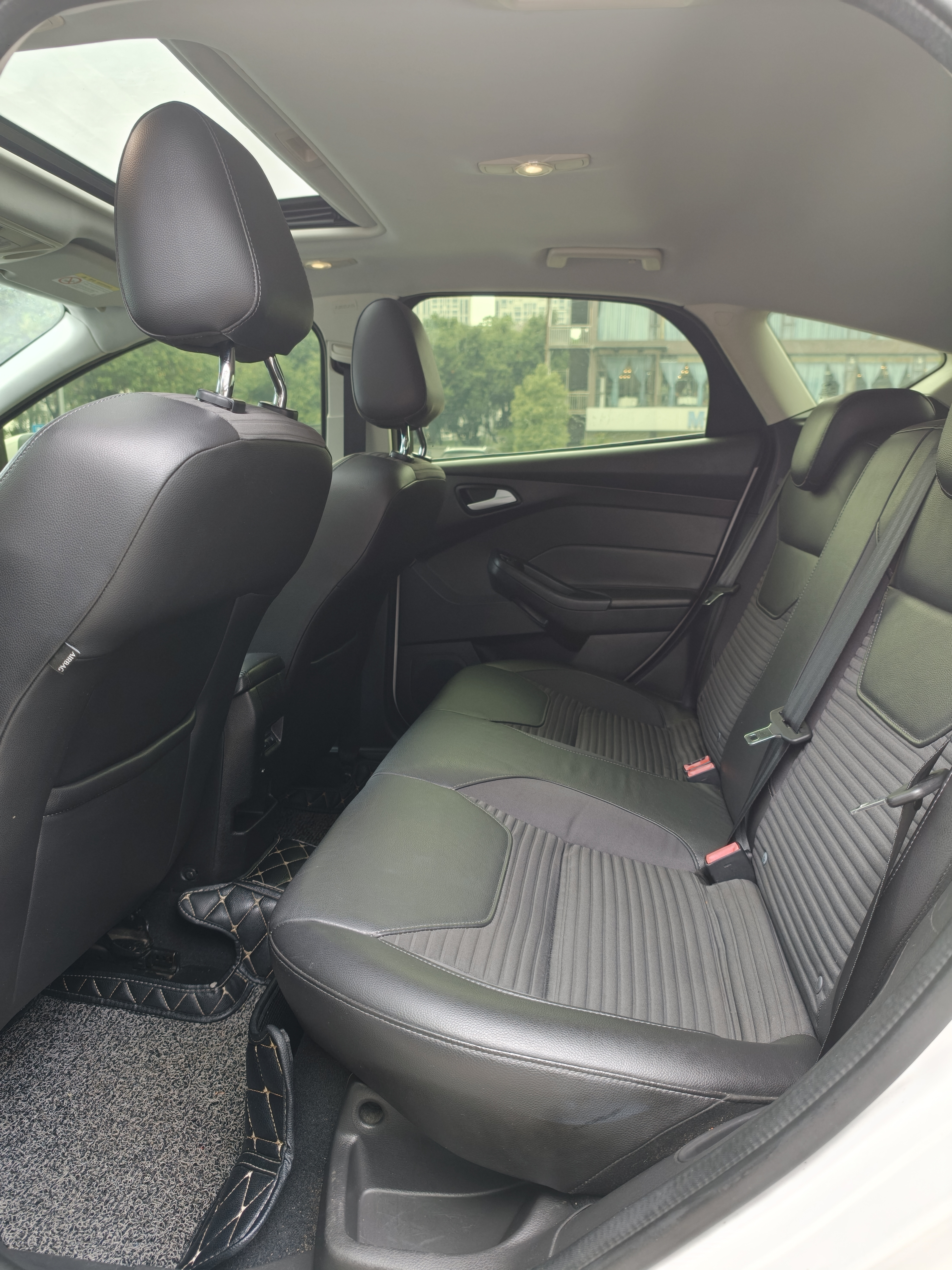 Ford Focus 2016 immagine di auto #6