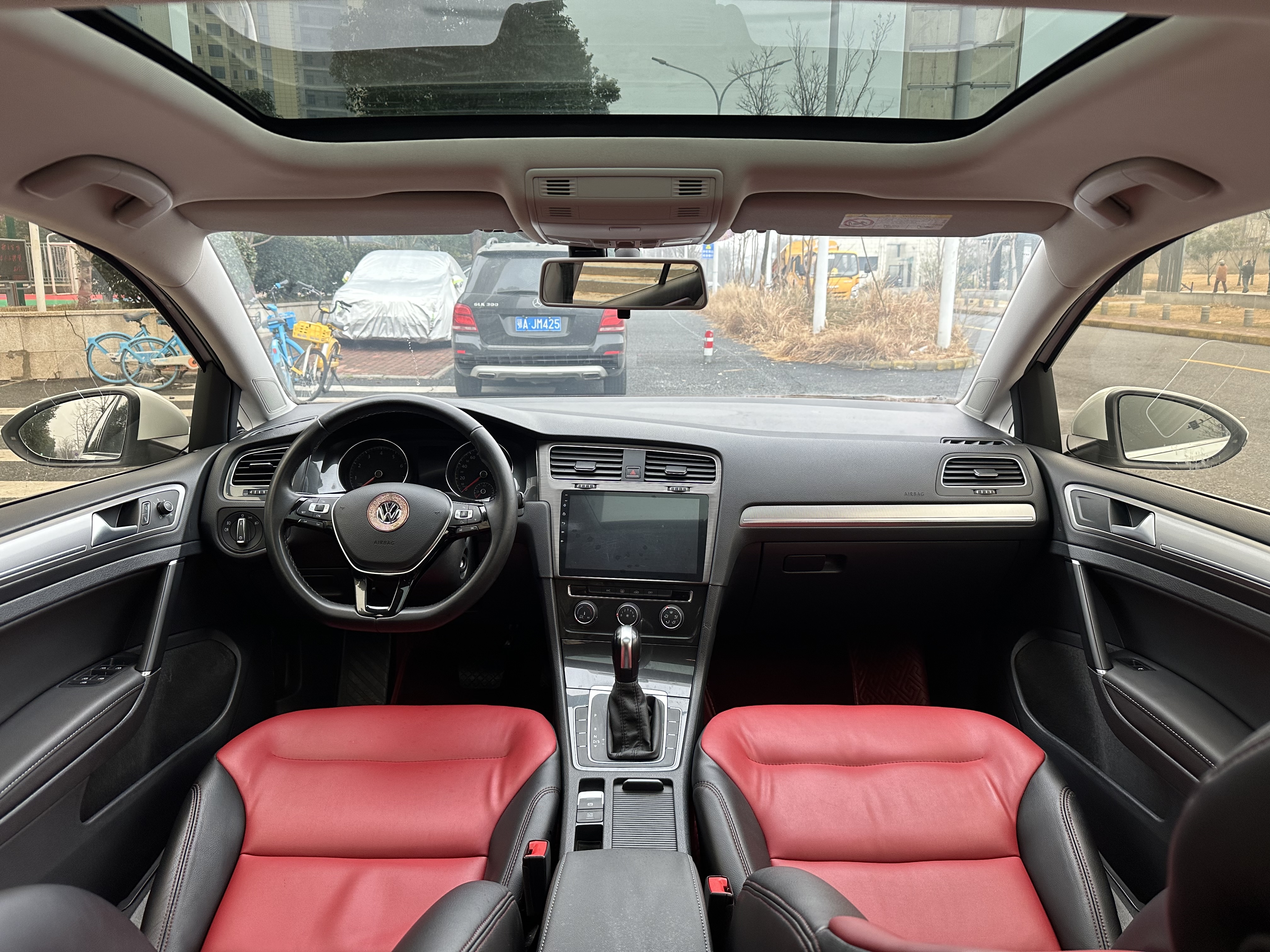 Volkswagen Golf 2018 car image #6