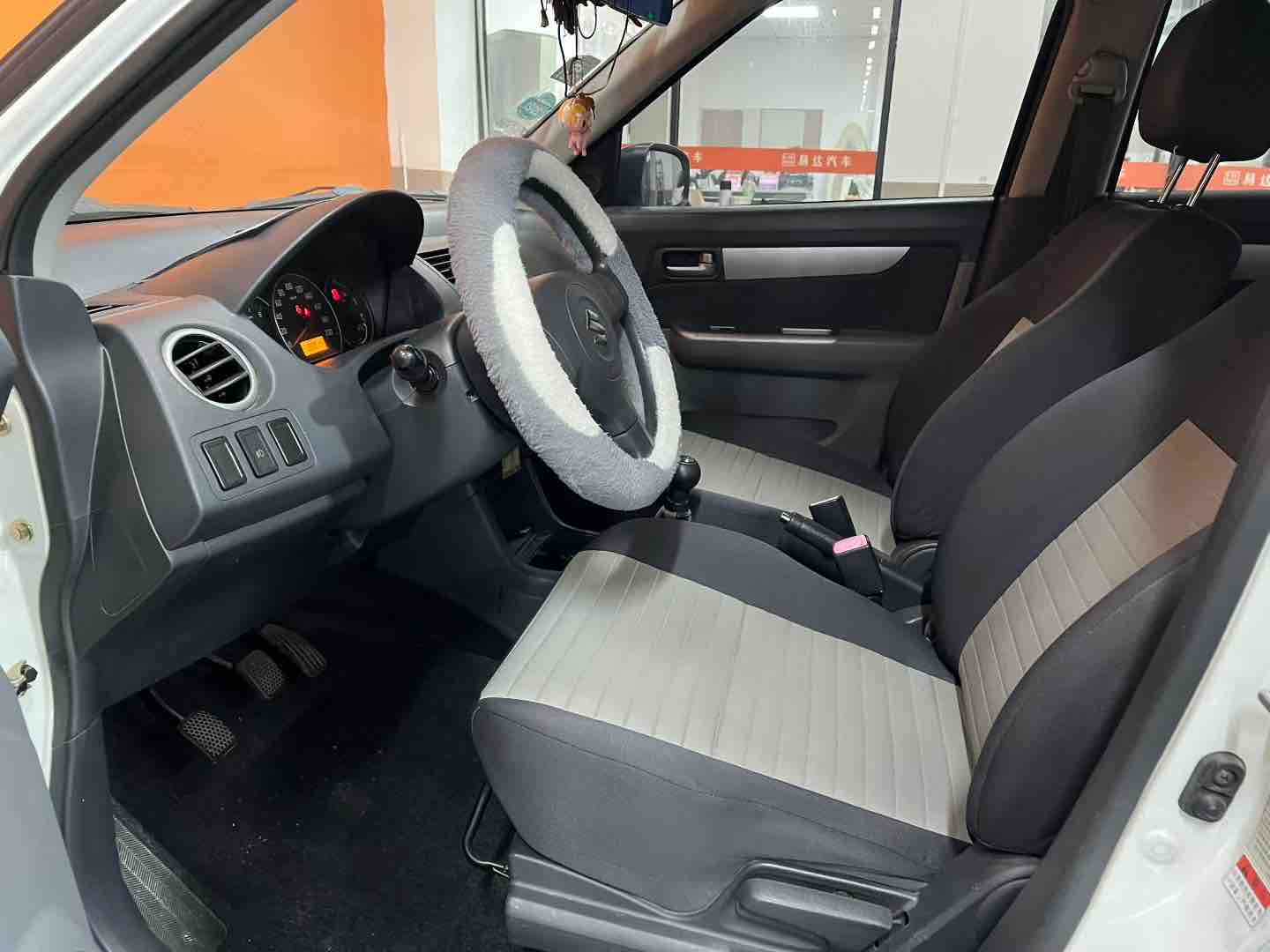 铃木 雨燕 2015 汽车图片 #6