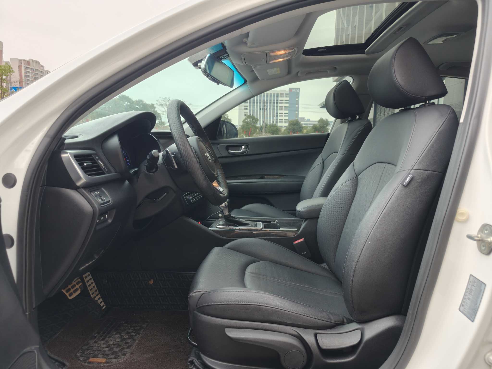 Kia K5 2017 car image #6